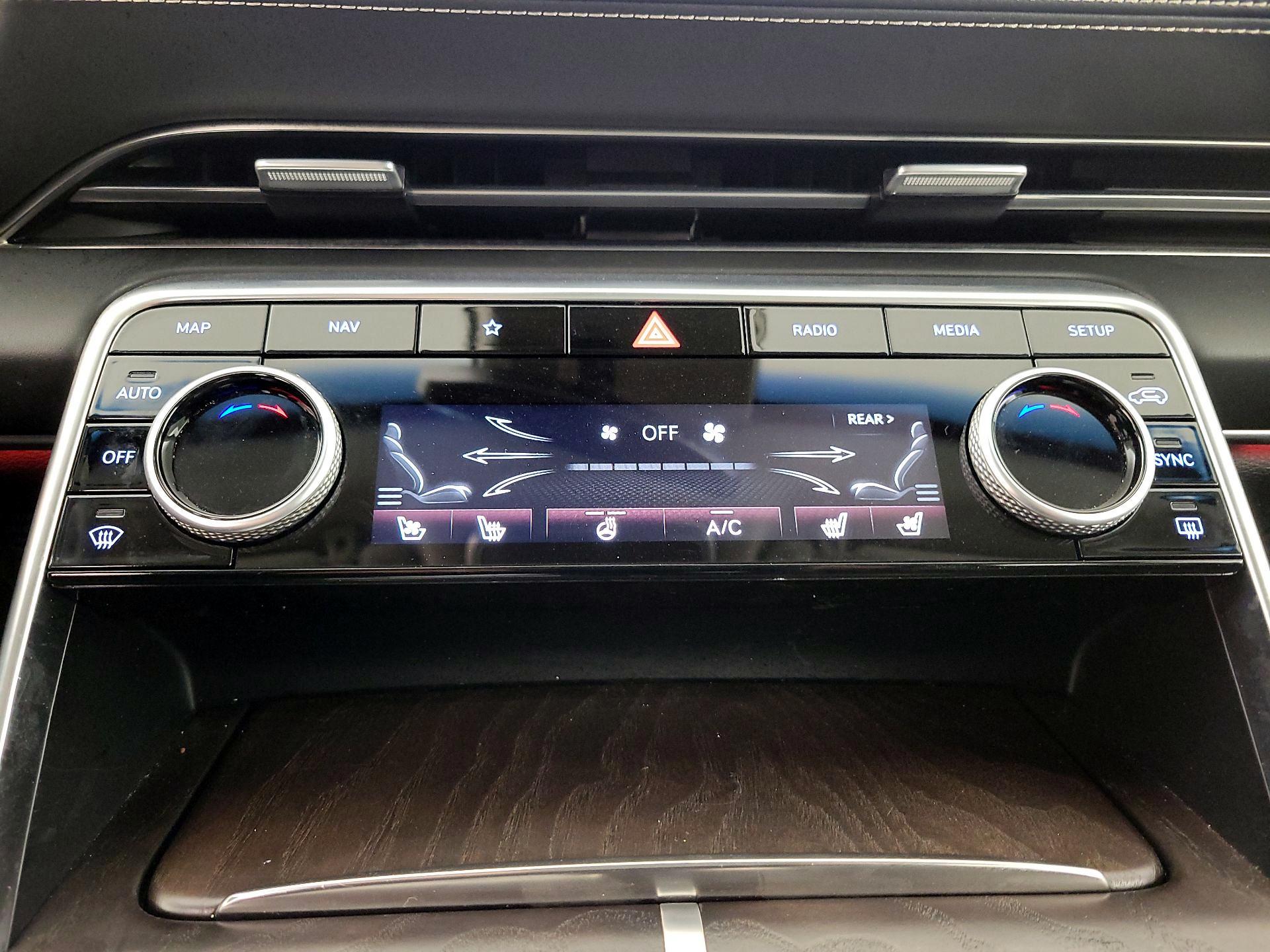 Thumbnail: 2022 Genesis GV80 - 17