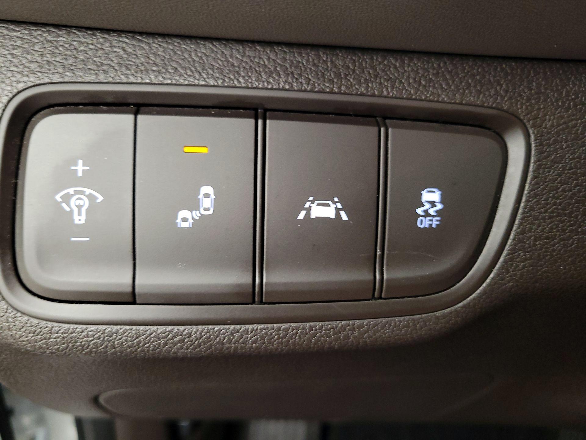 Thumbnail: 2020 Hyundai Santa Fe - 13