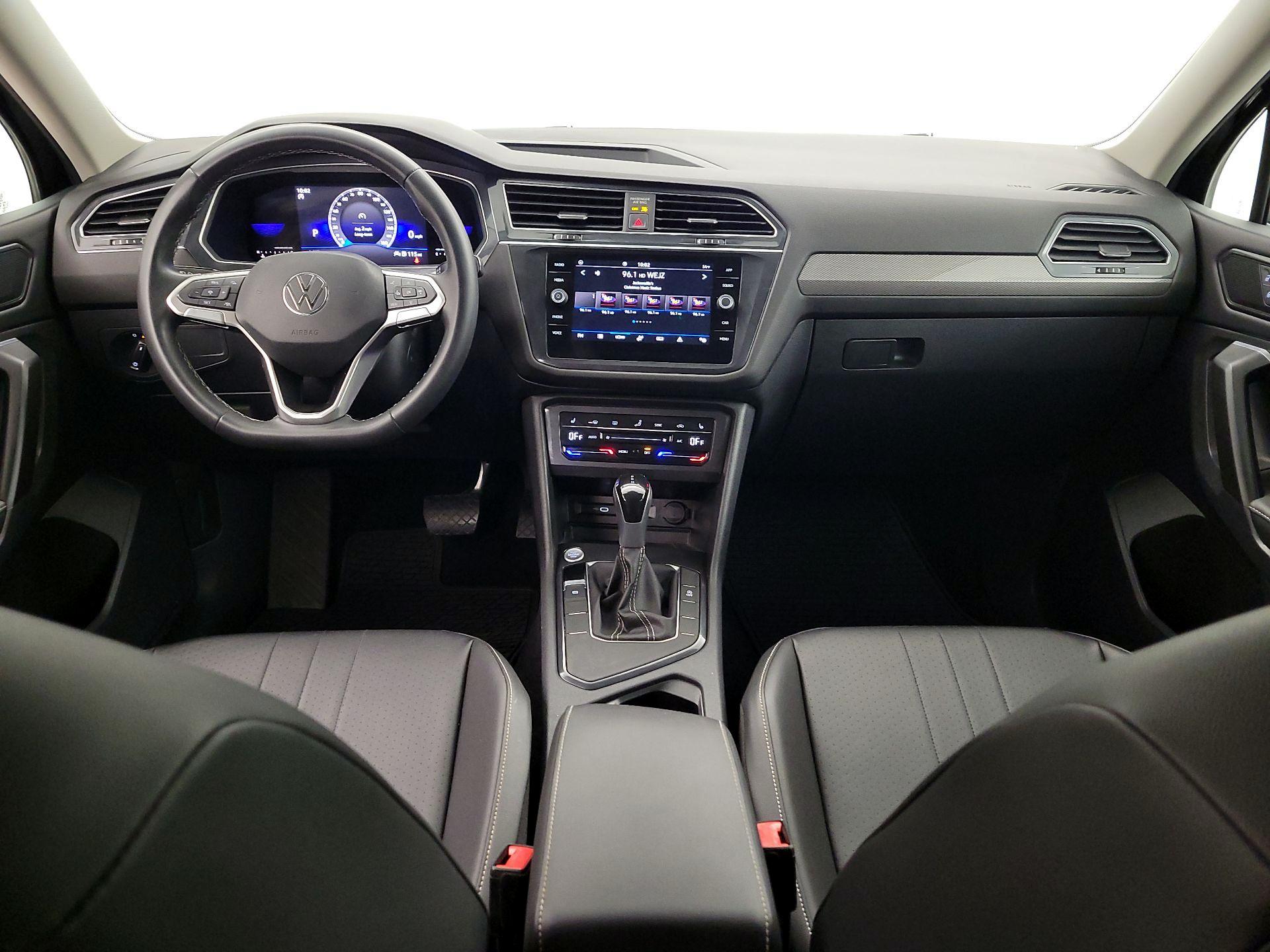 Thumbnail: 2022 Volkswagen Tiguan - 9