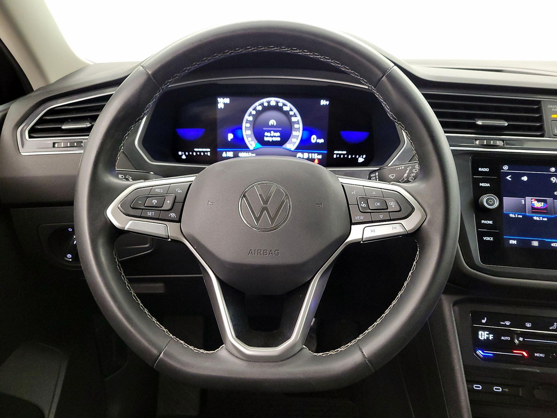 Thumbnail: 2022 Volkswagen Tiguan - 10