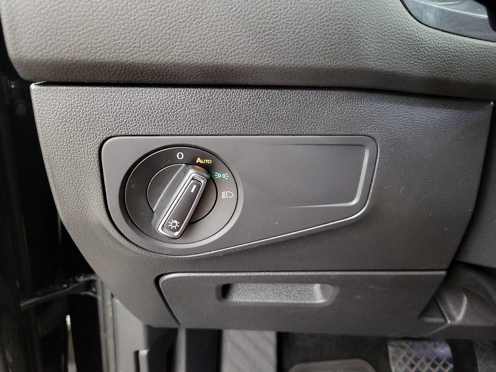 Thumbnail: 2022 Volkswagen Tiguan - 13