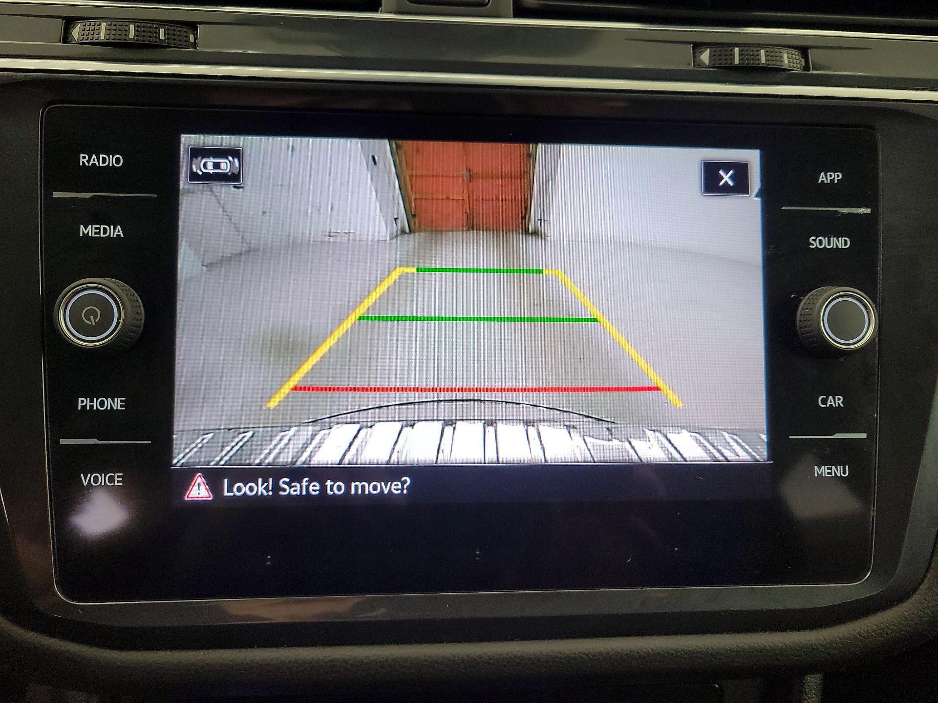 Thumbnail: 2022 Volkswagen Tiguan - 14