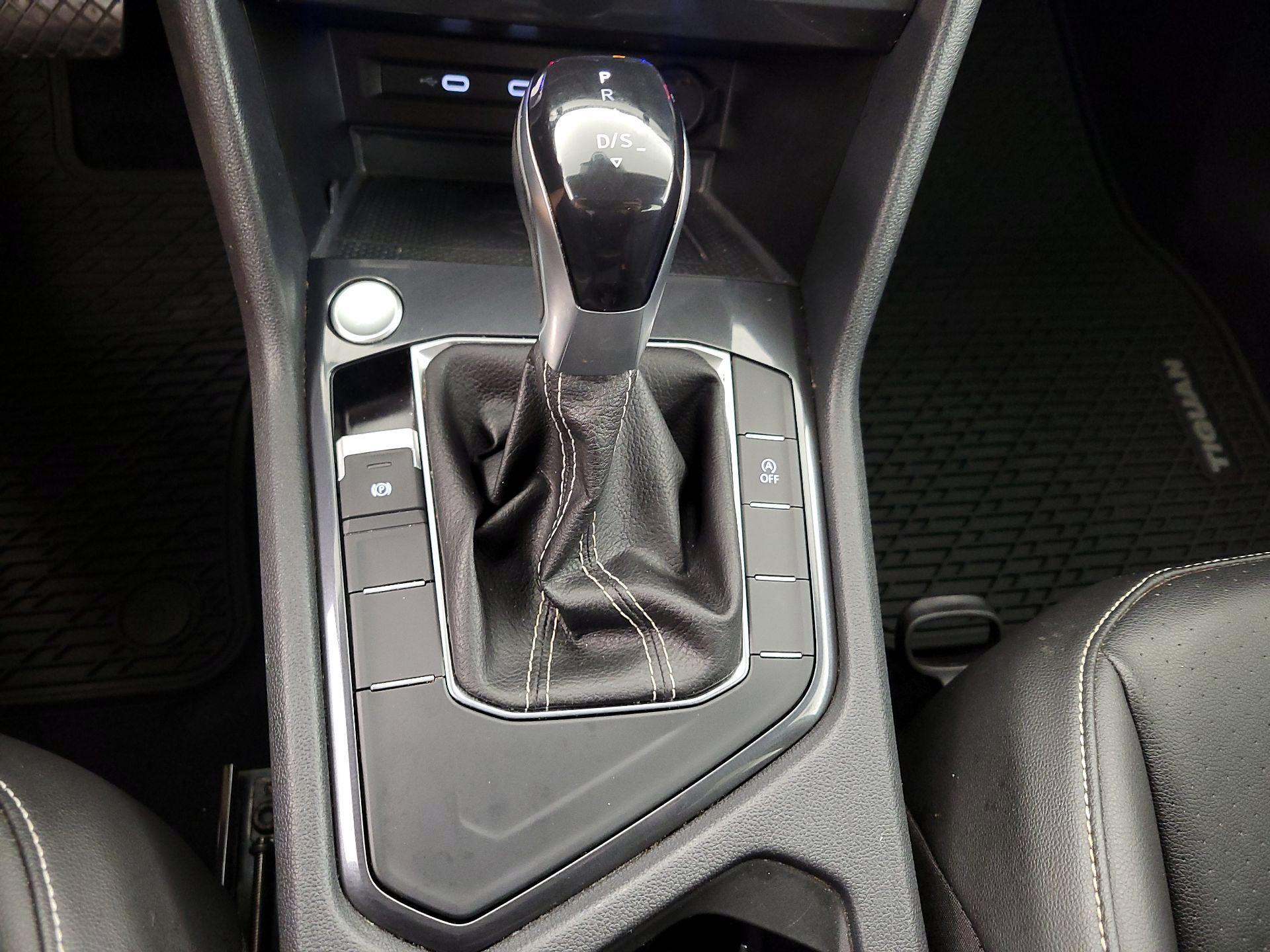 Thumbnail: 2022 Volkswagen Tiguan - 17