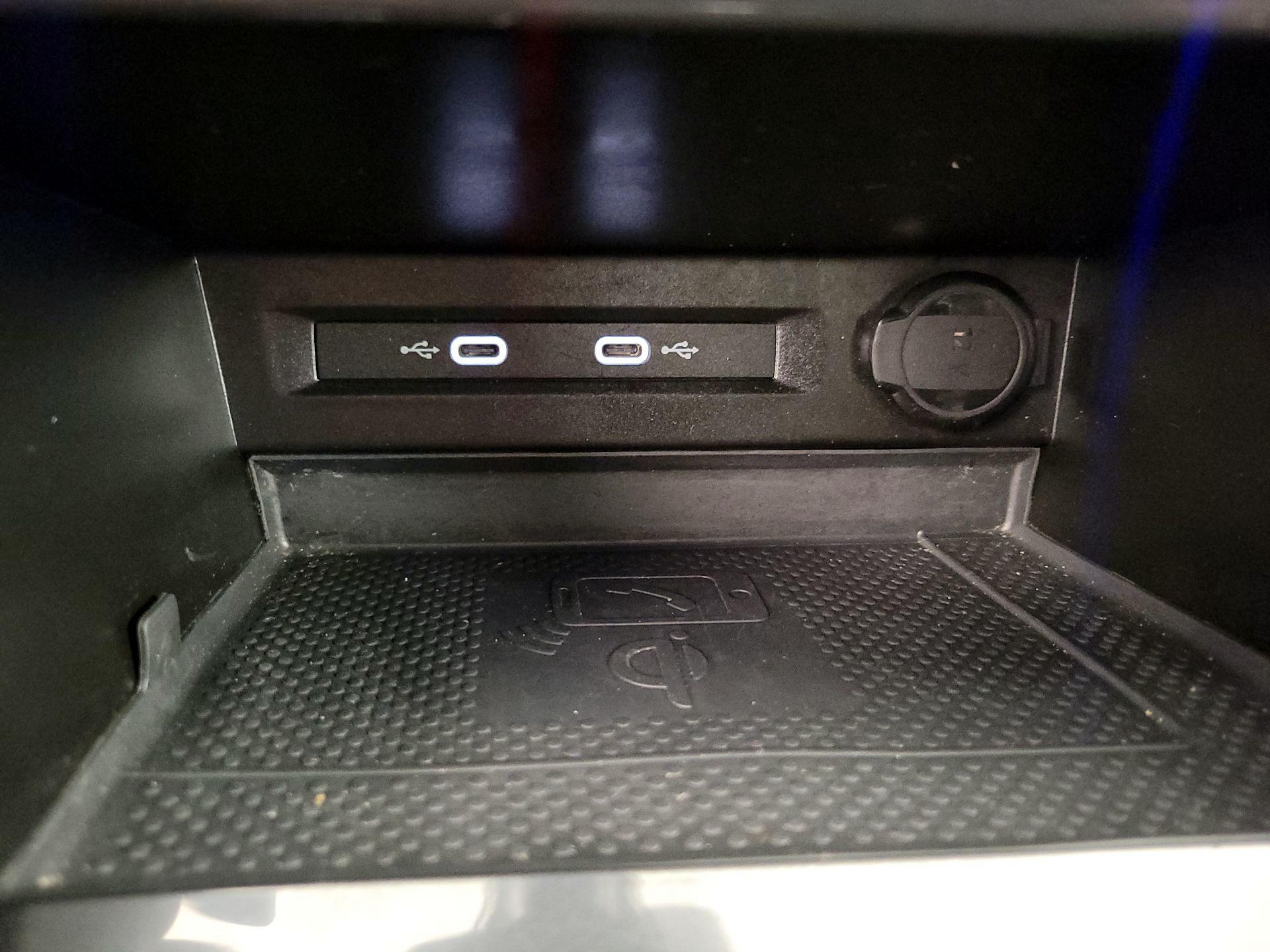 Thumbnail: 2022 Volkswagen Tiguan - 18