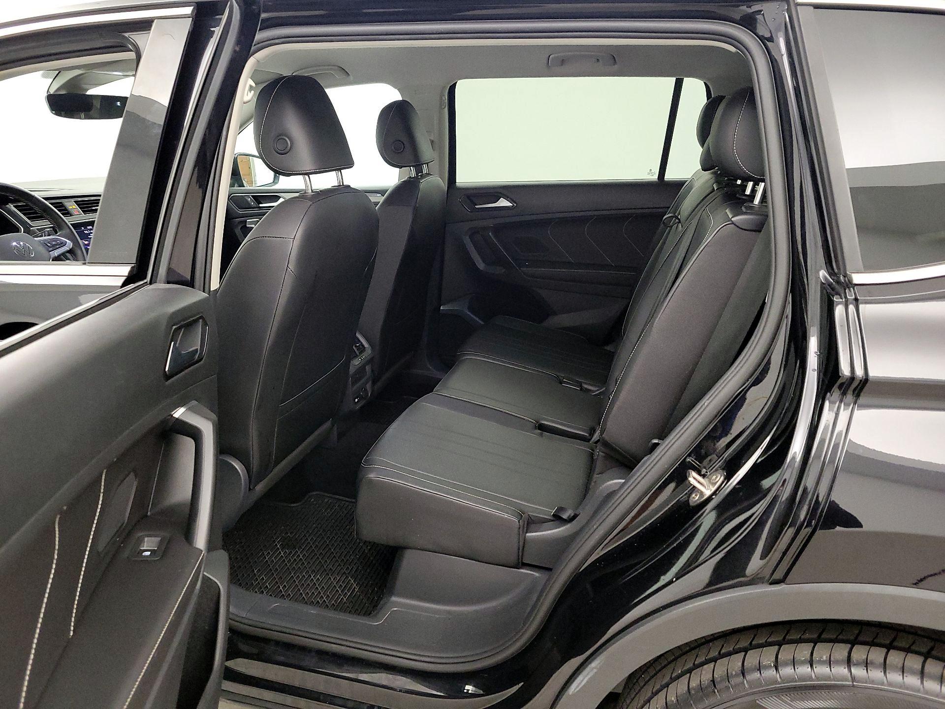 Thumbnail: 2022 Volkswagen Tiguan - 19