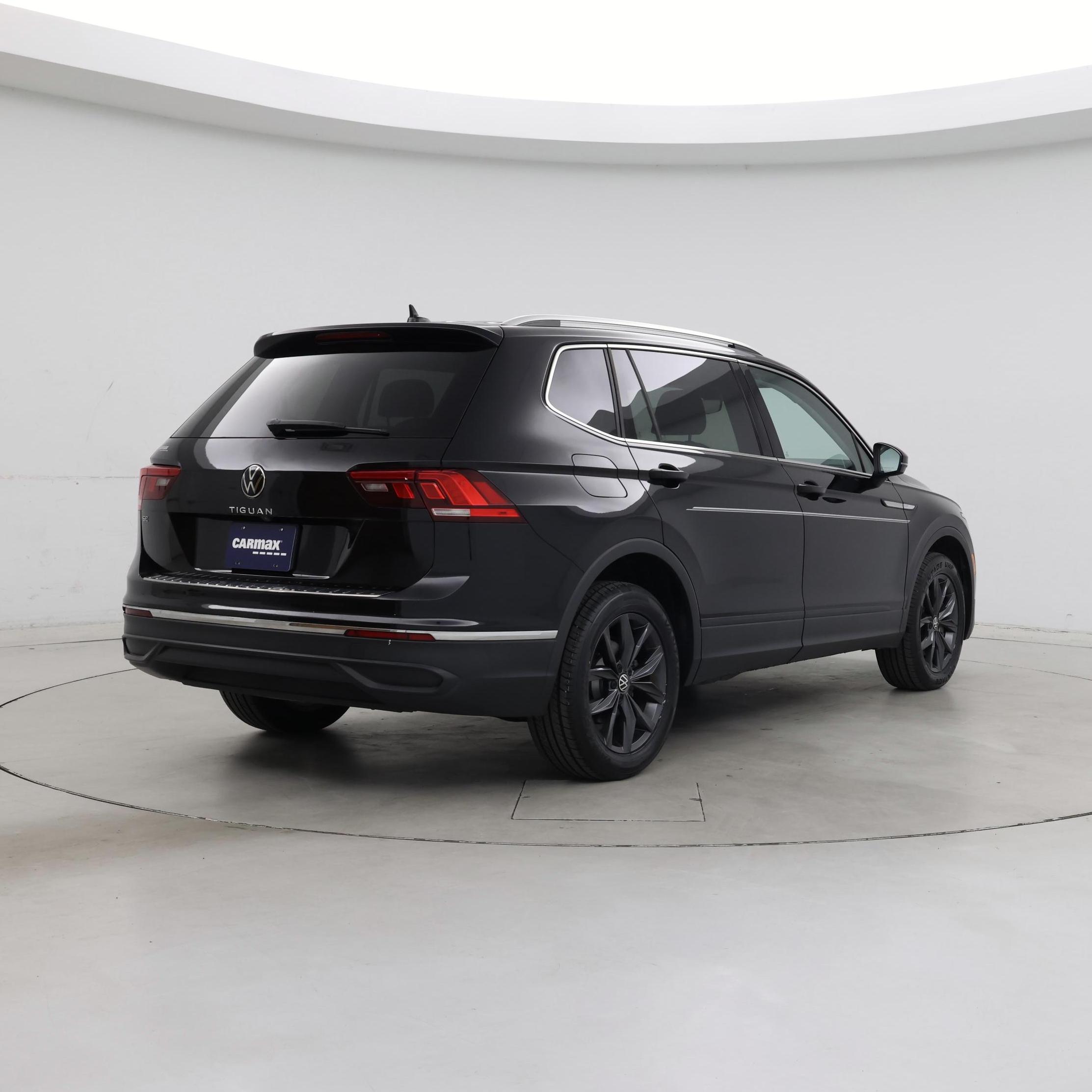 Thumbnail: 2022 Volkswagen Tiguan - 8