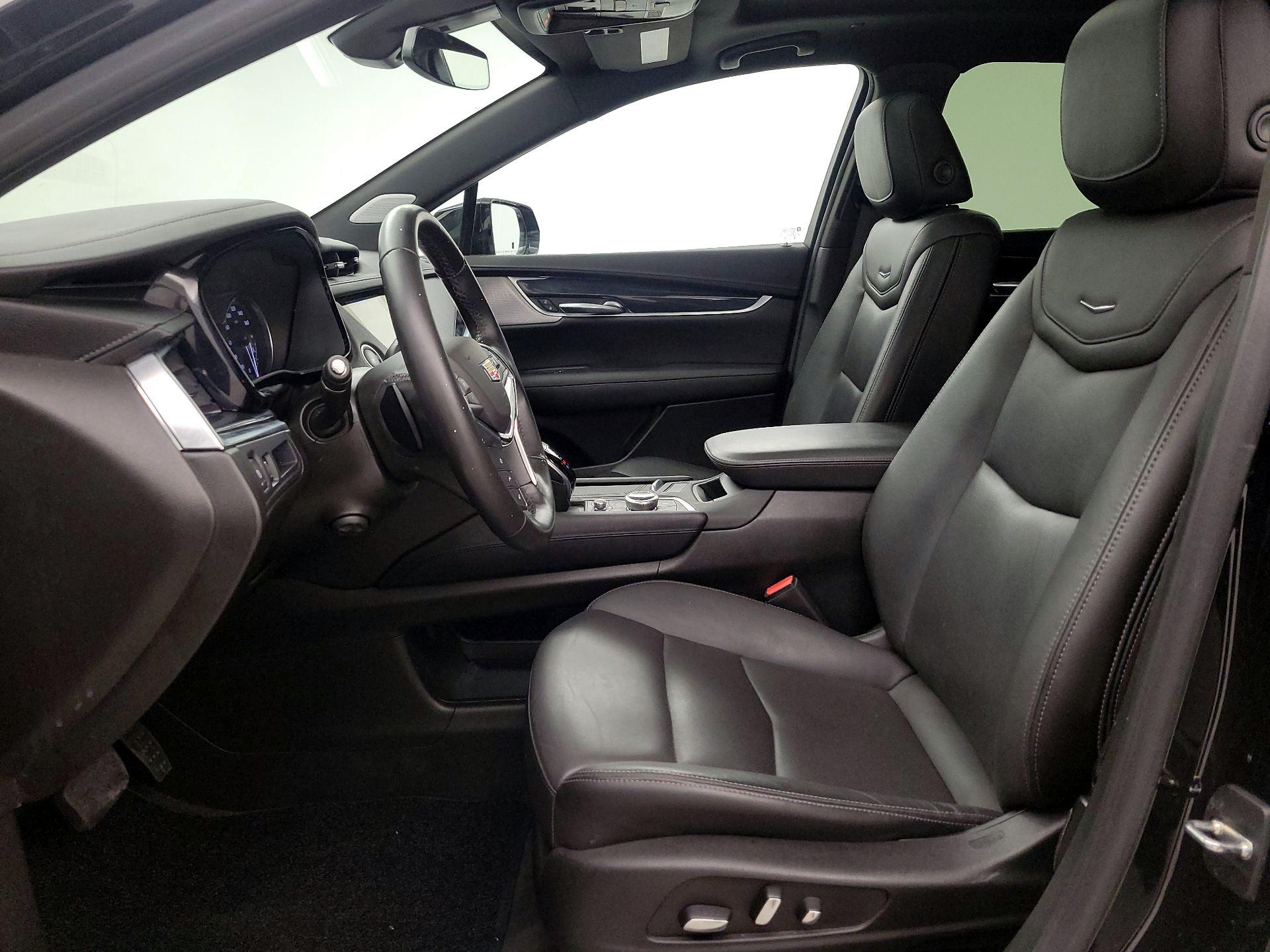 Thumbnail: 2024 Cadillac XT5 - 11