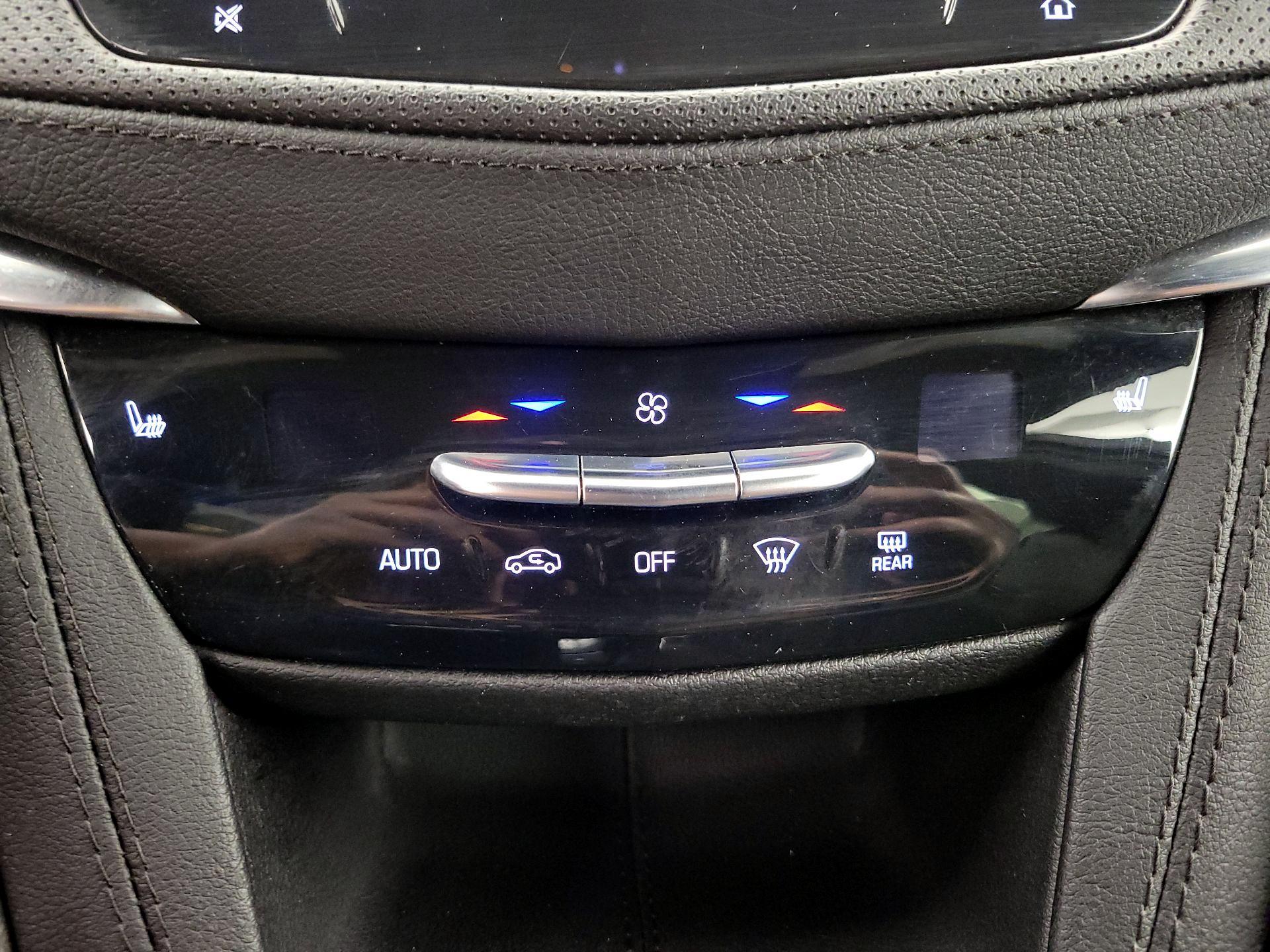 Thumbnail: 2024 Cadillac XT5 - 16