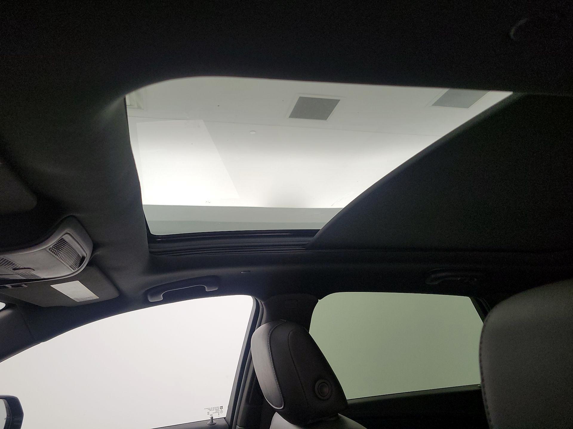 Thumbnail: 2024 Cadillac XT5 - 18