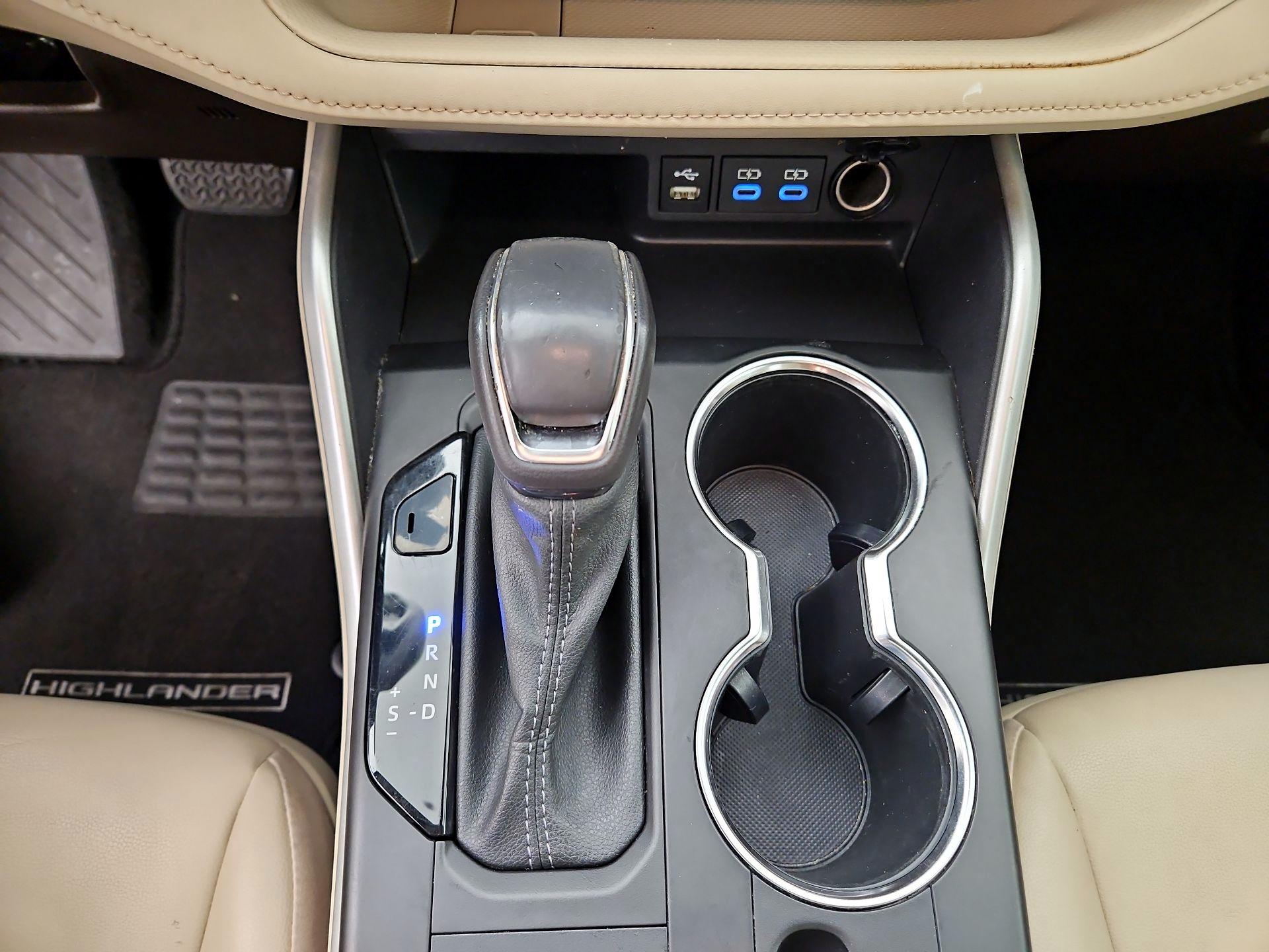 Thumbnail: 2022 Toyota Highlander - 18