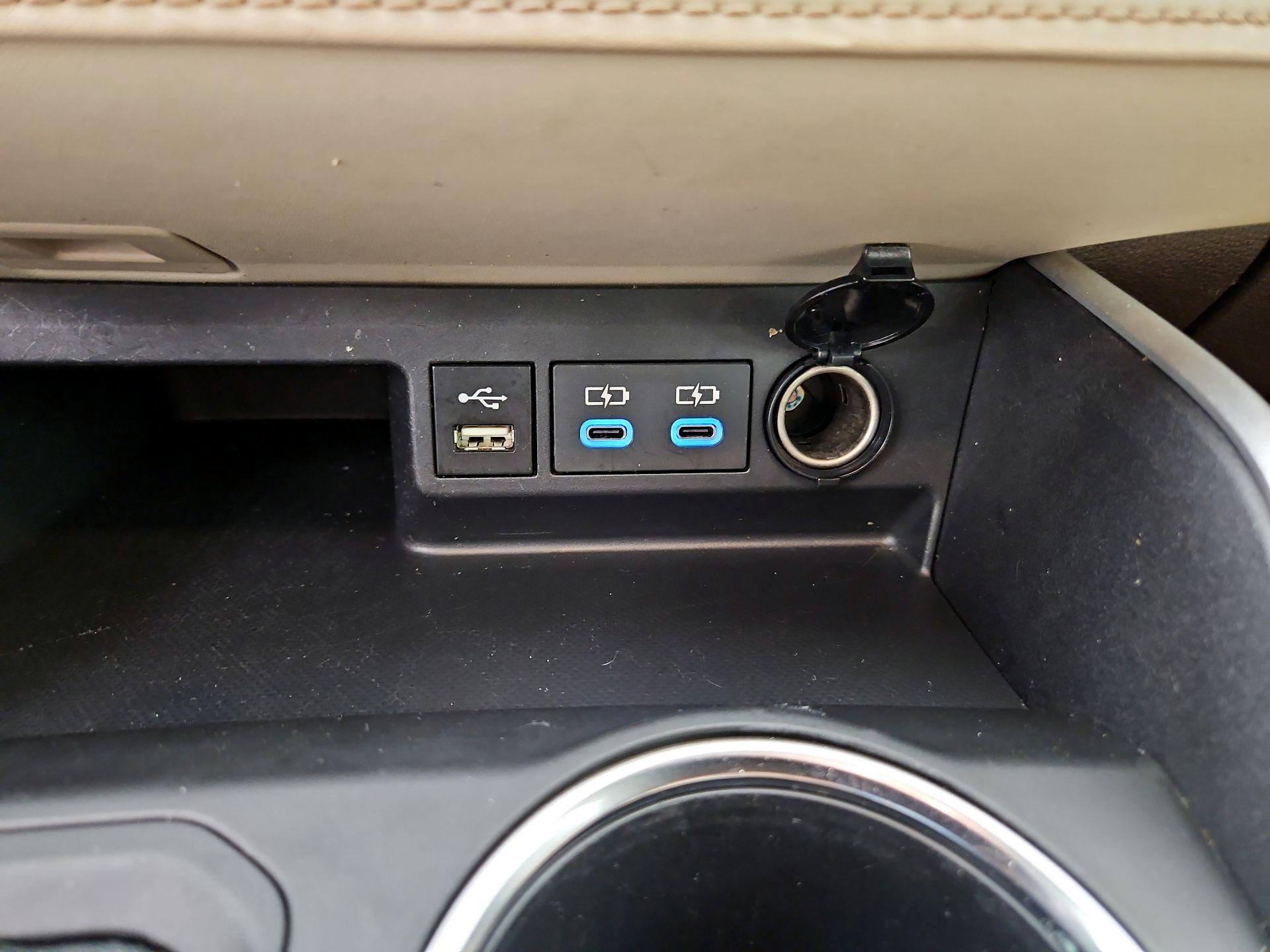 Thumbnail: 2022 Toyota Highlander - 19