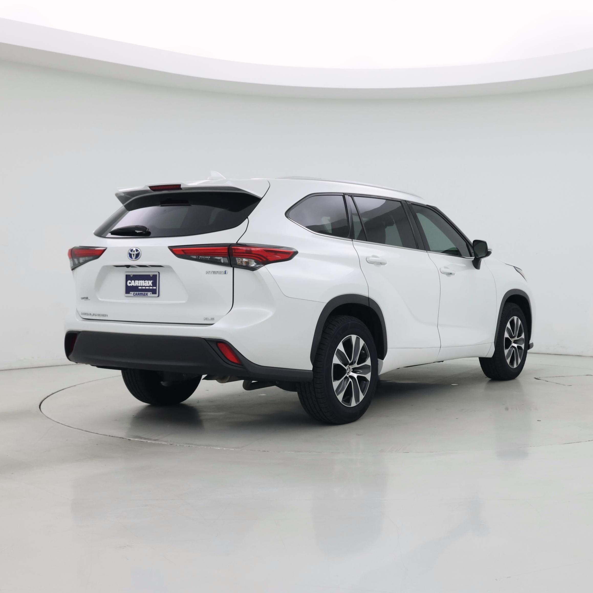 Thumbnail: 2022 Toyota Highlander - 8