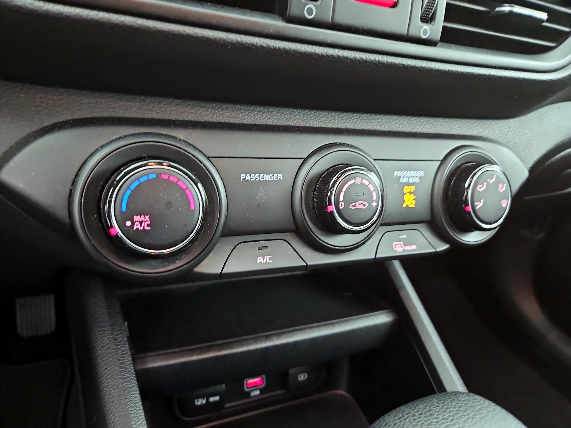 Thumbnail: 2024 Kia Forte - 16