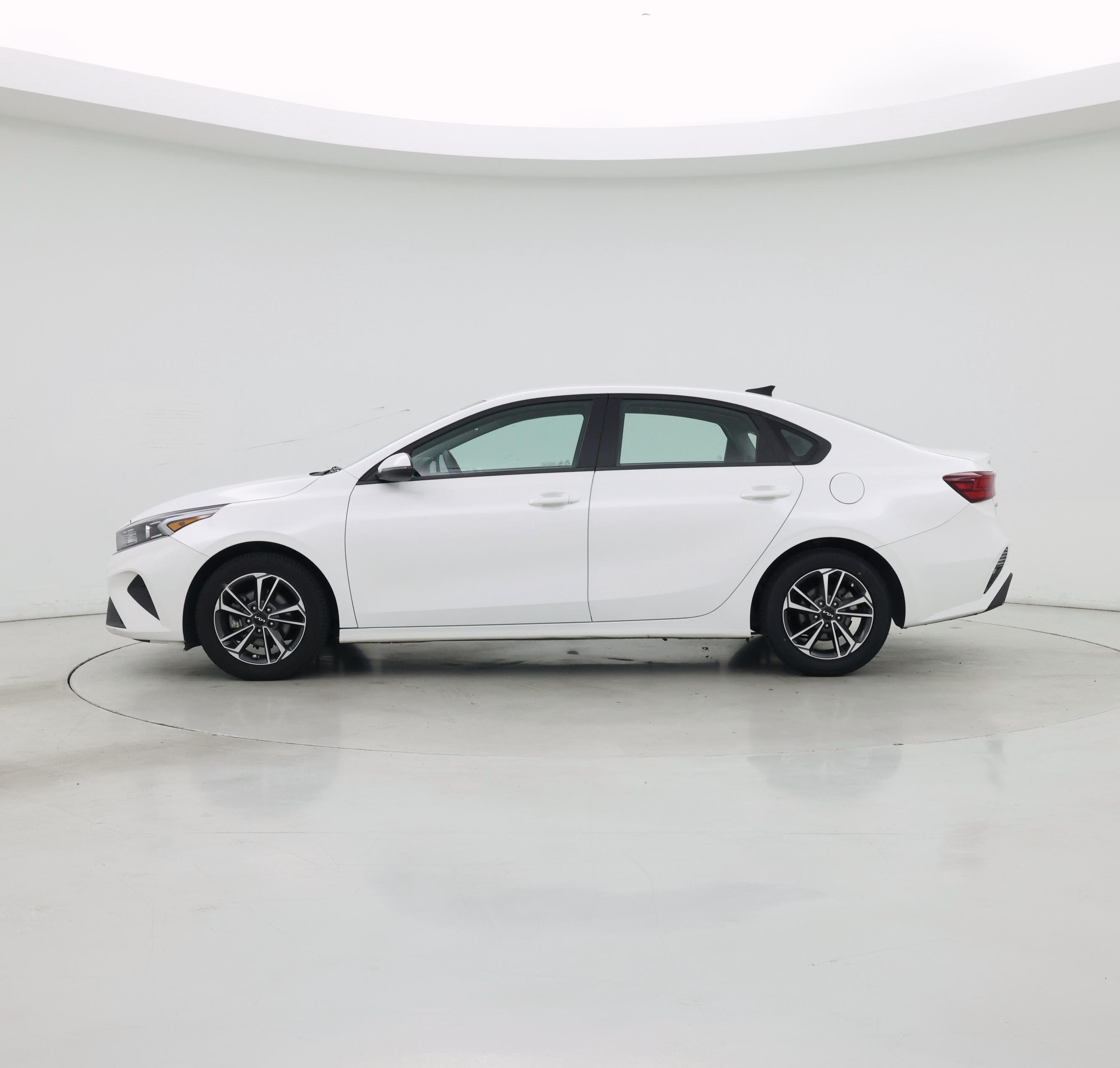 Thumbnail: 2024 Kia Forte - 3