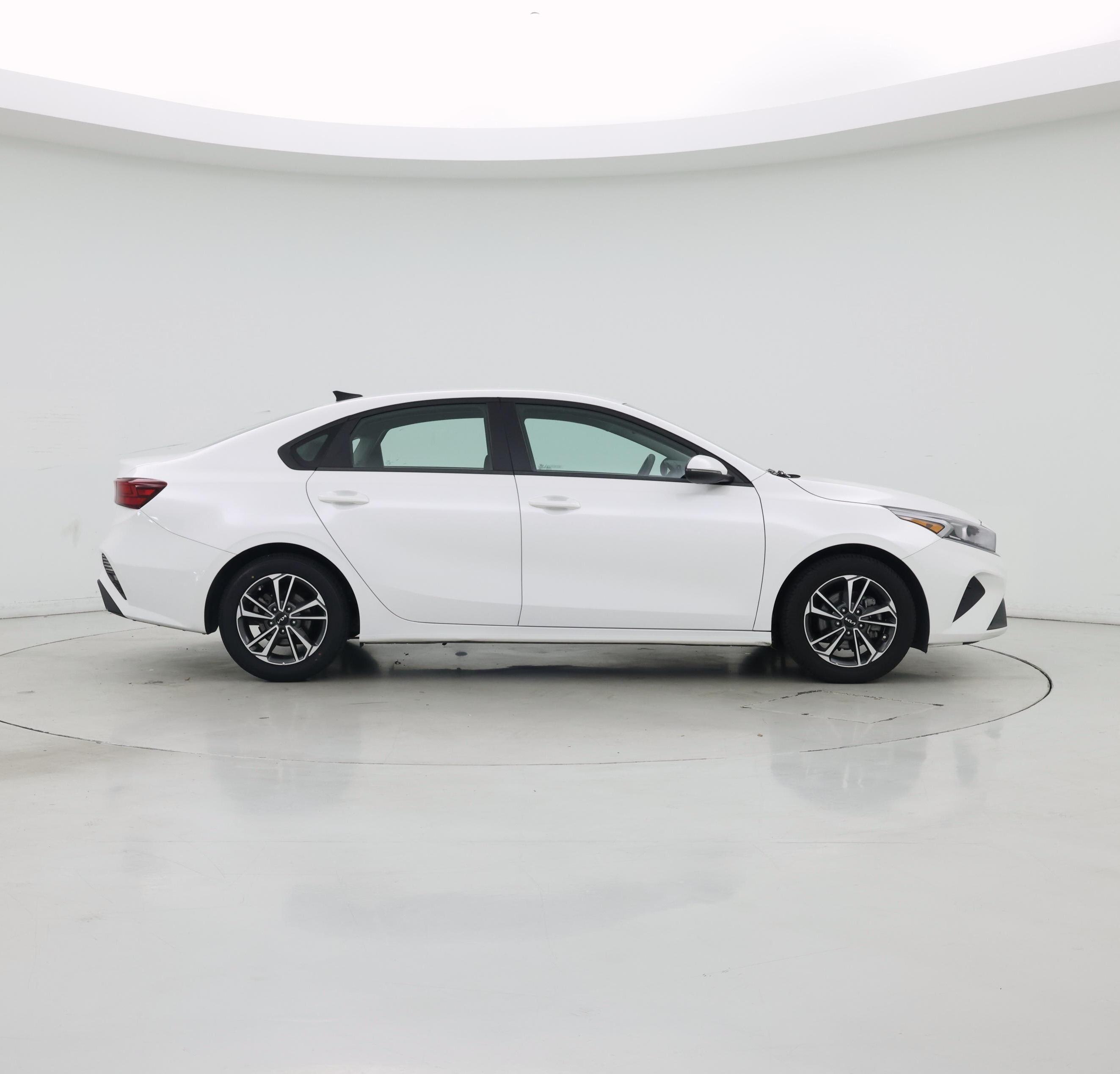 Thumbnail: 2024 Kia Forte - 7