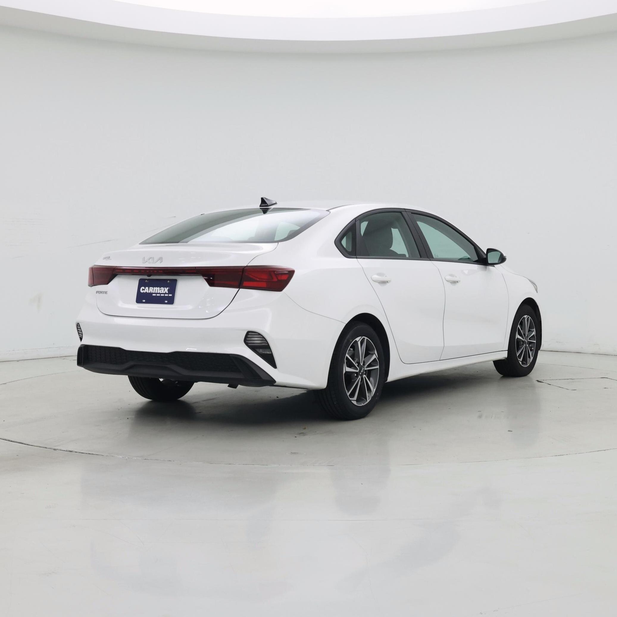 Thumbnail: 2024 Kia Forte - 8