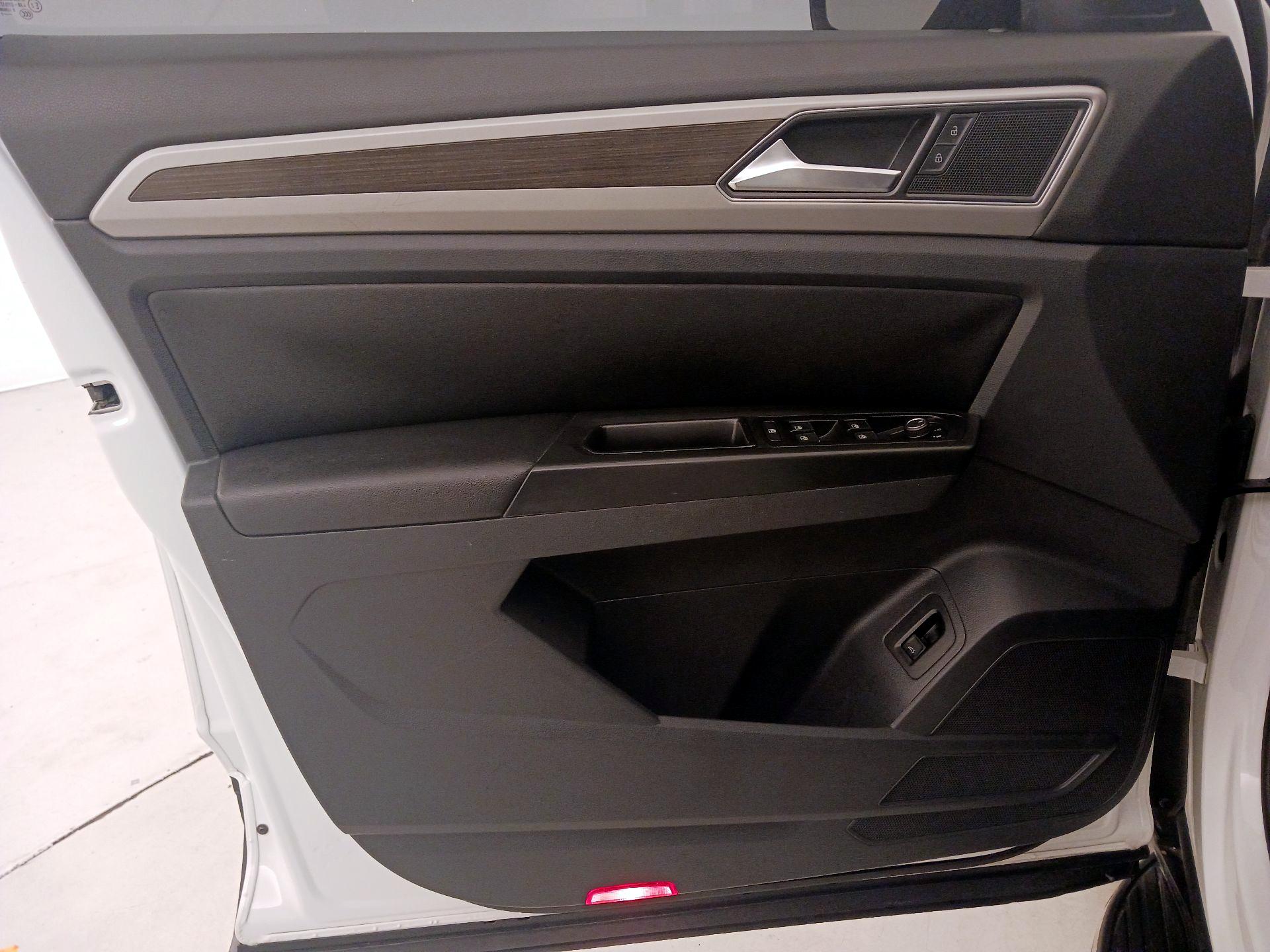 Thumbnail: 2018 Volkswagen Atlas - 12