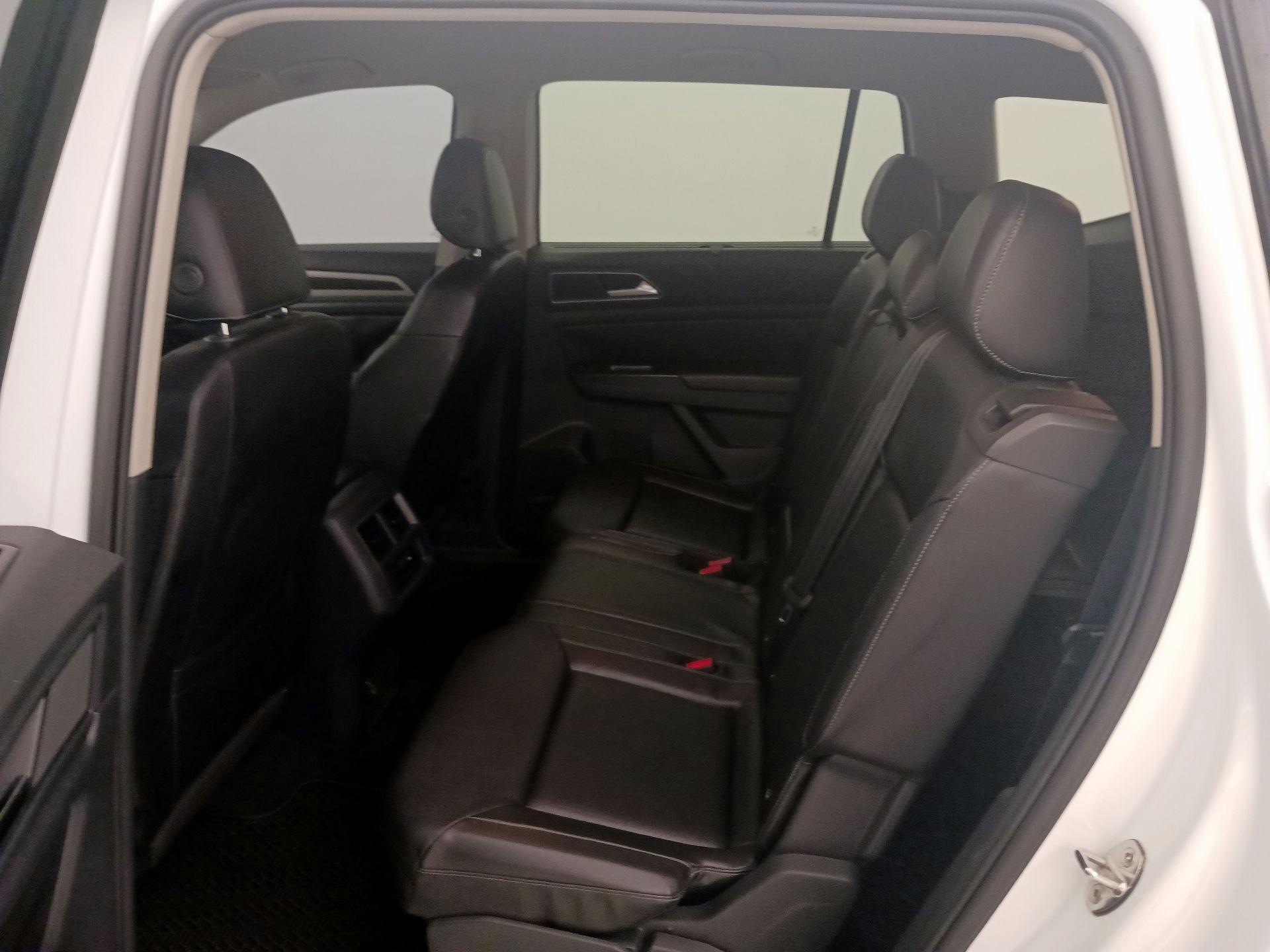 Thumbnail: 2018 Volkswagen Atlas - 19