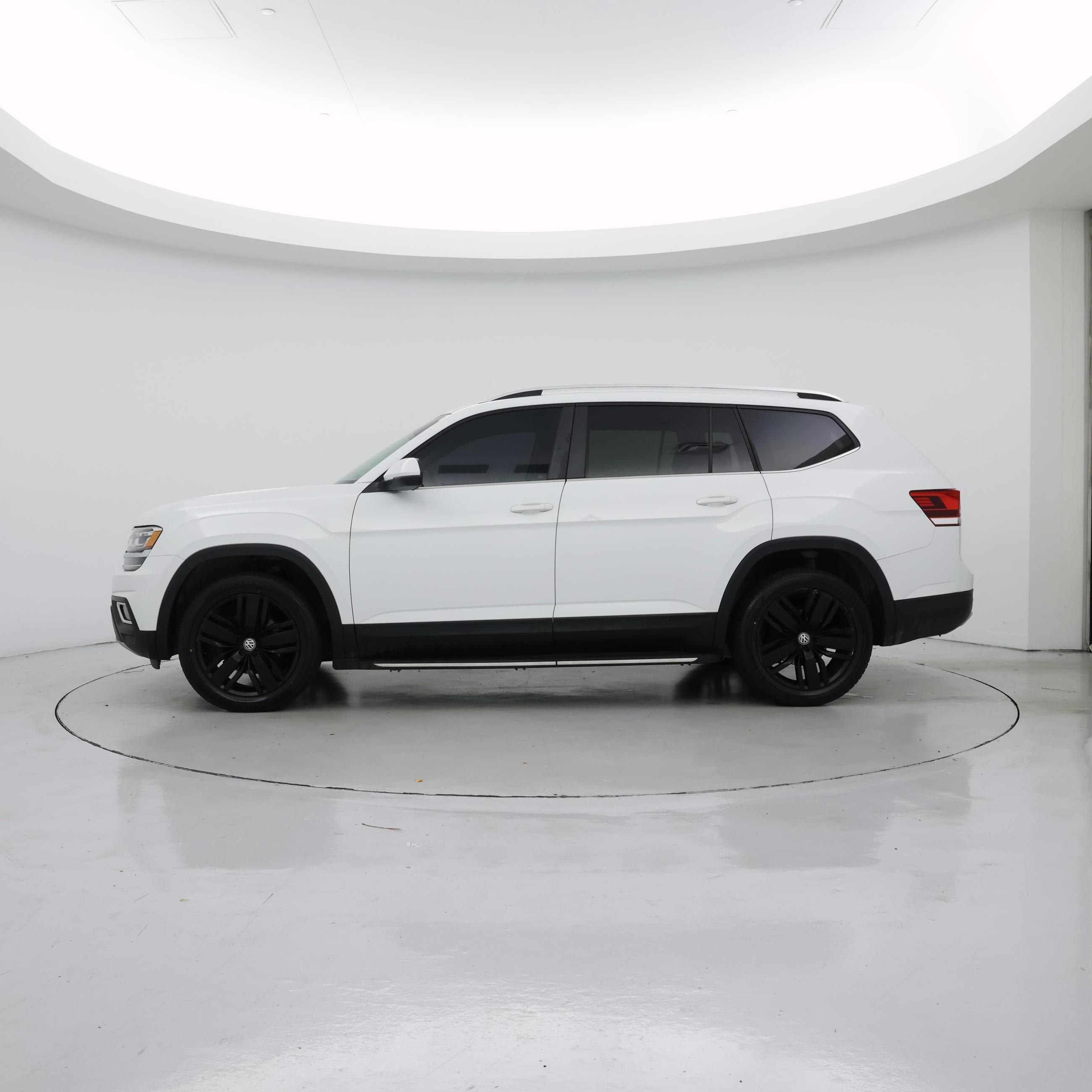 Thumbnail: 2018 Volkswagen Atlas - 3