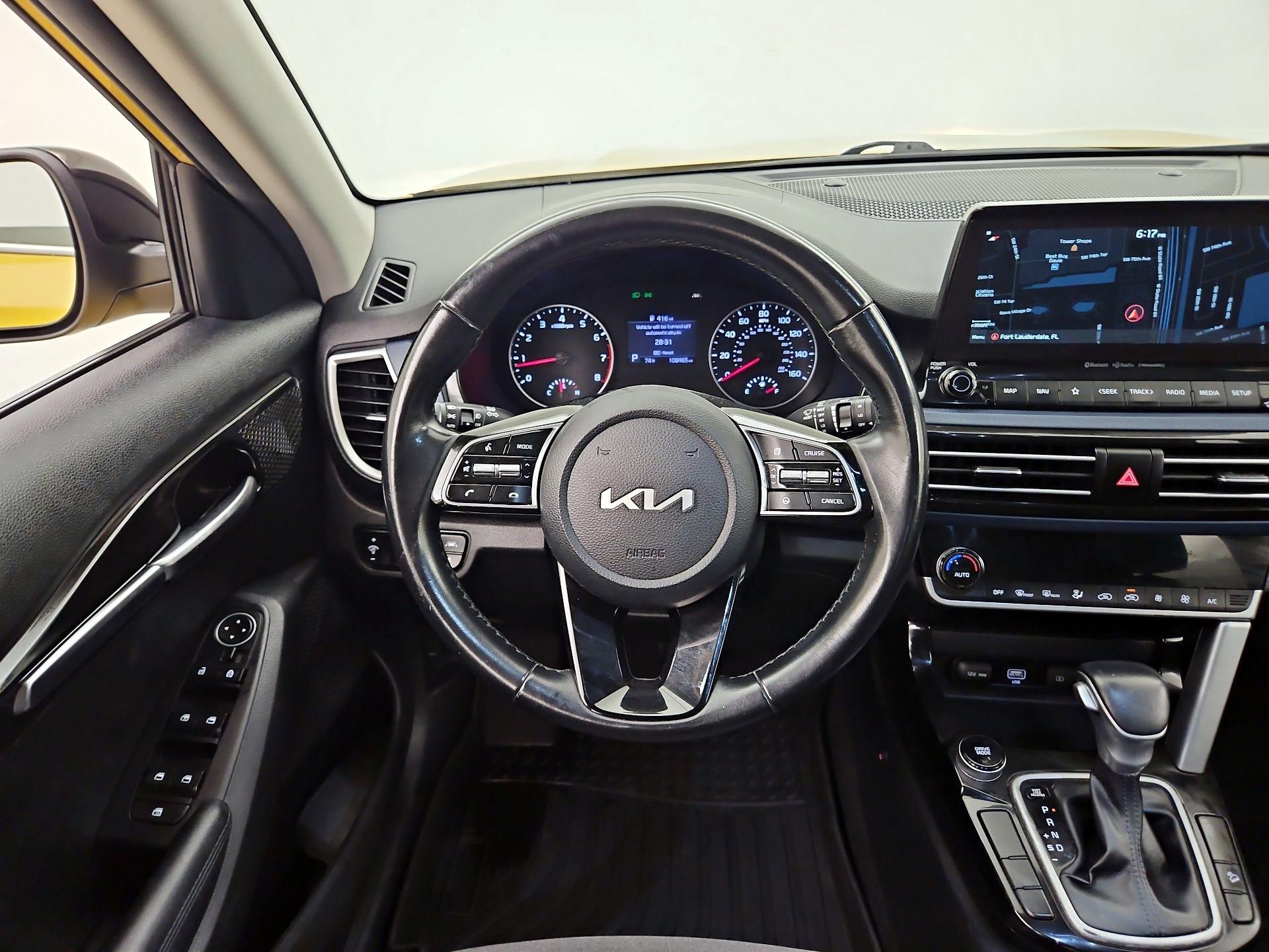 Thumbnail: 2022 Kia Seltos - 10