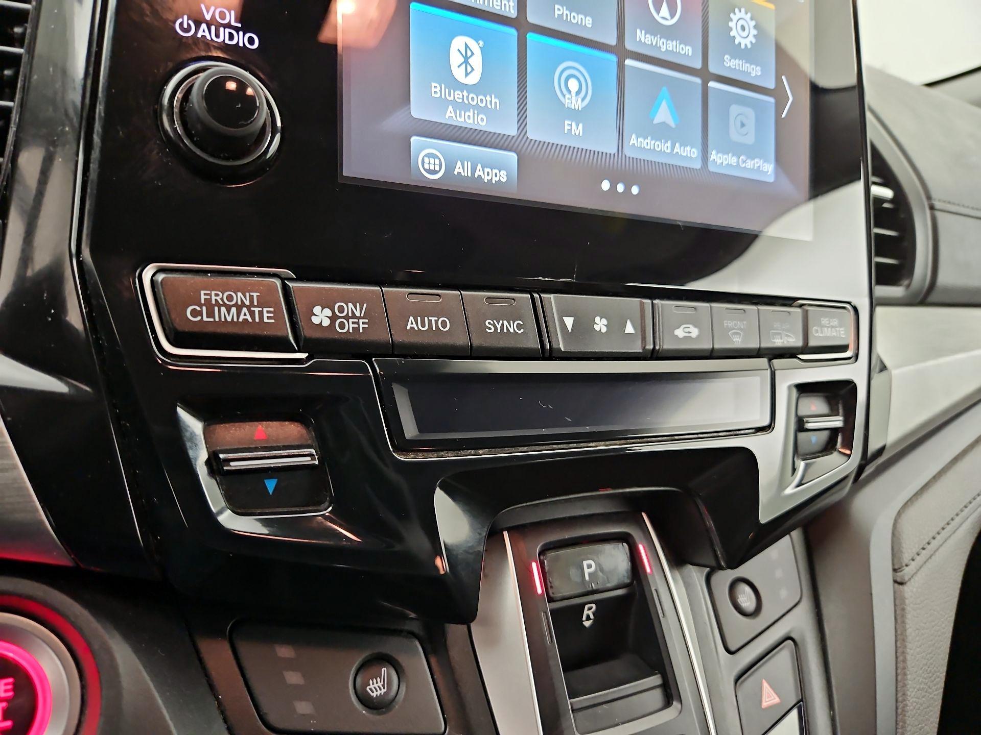 Thumbnail: 2019 Honda Odyssey - 17