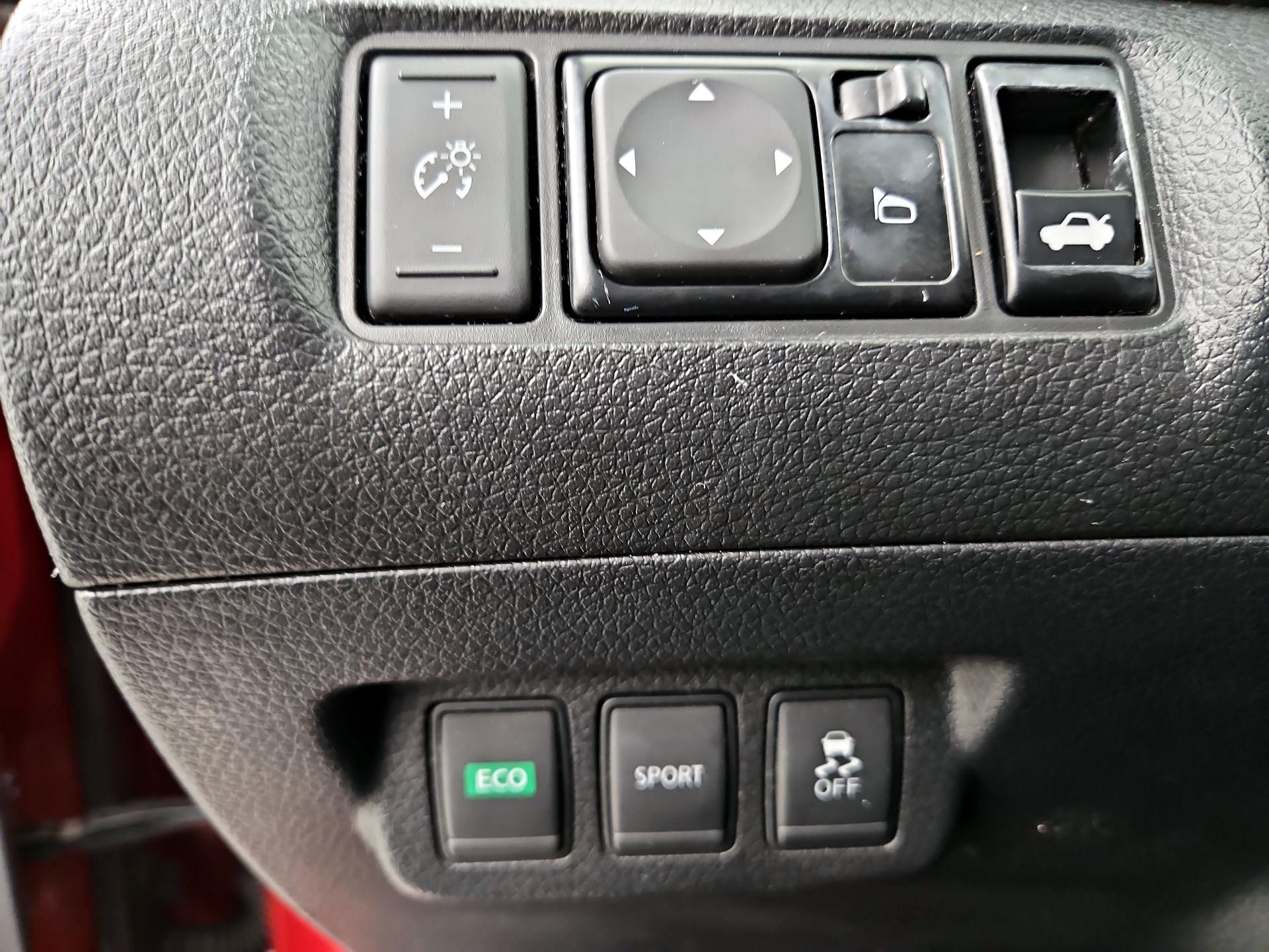 Thumbnail: 2016 Nissan Sentra - 13