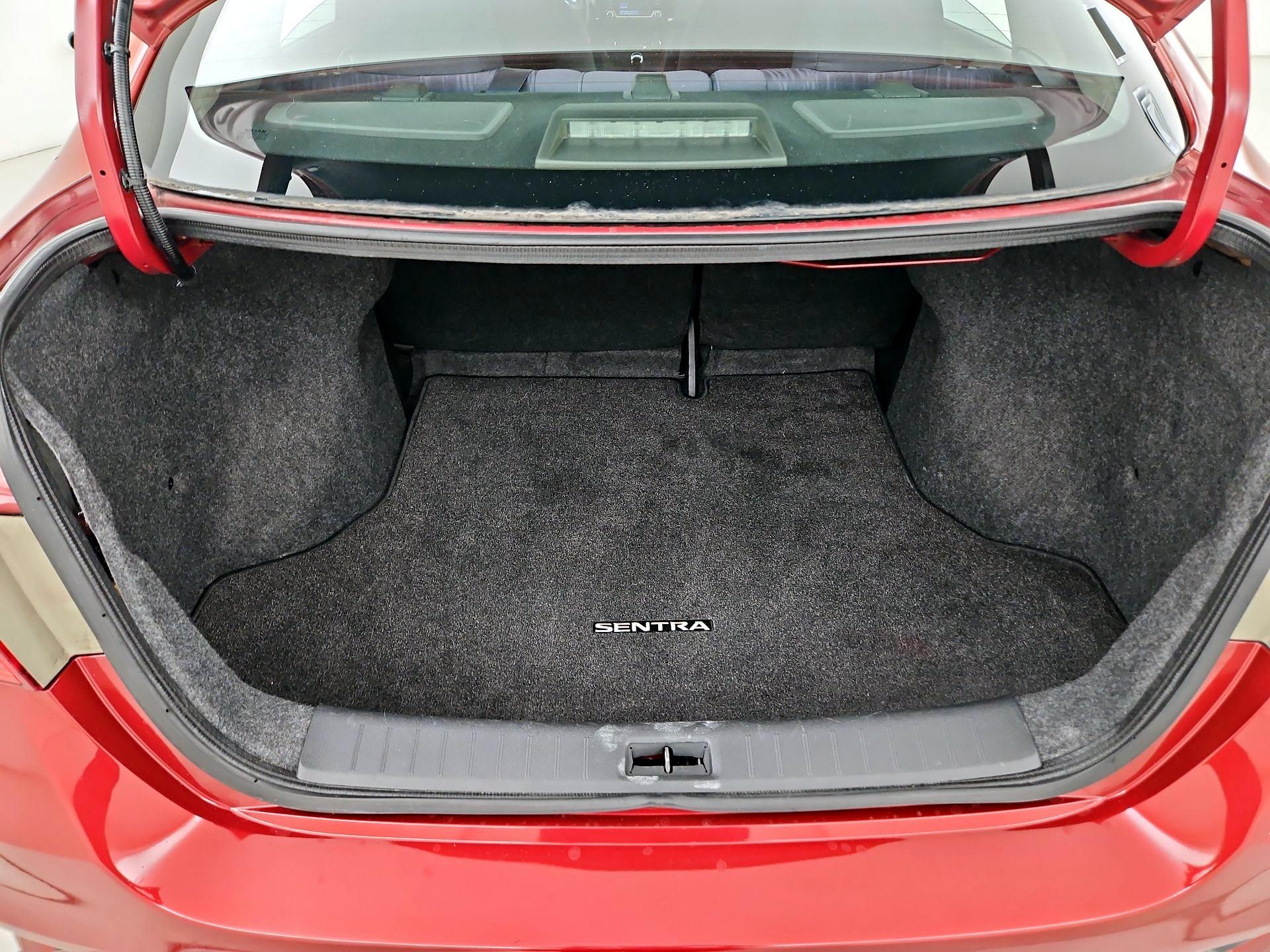 Thumbnail: 2016 Nissan Sentra - 20