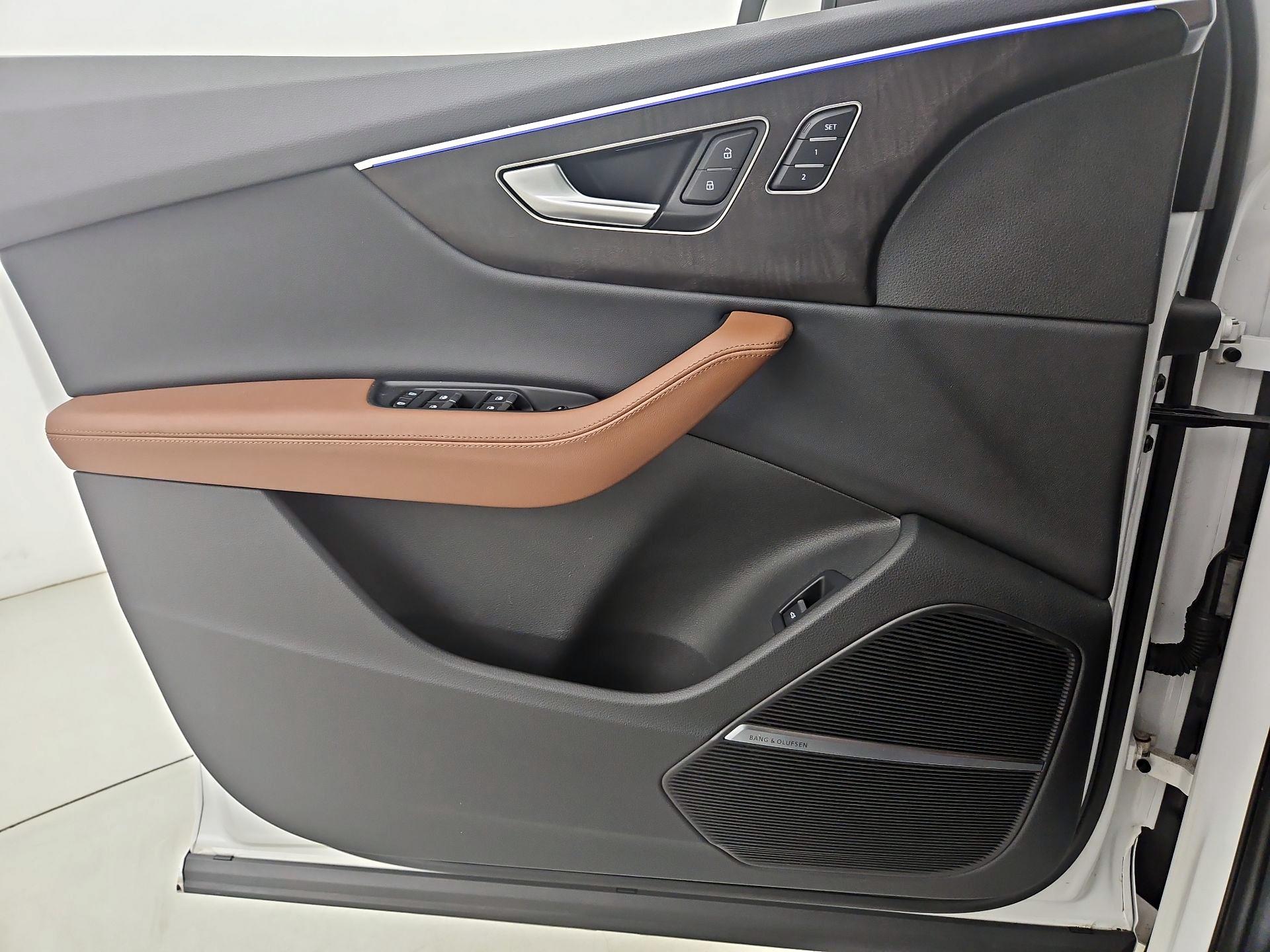 Thumbnail: 2023 Audi Q7 - 12