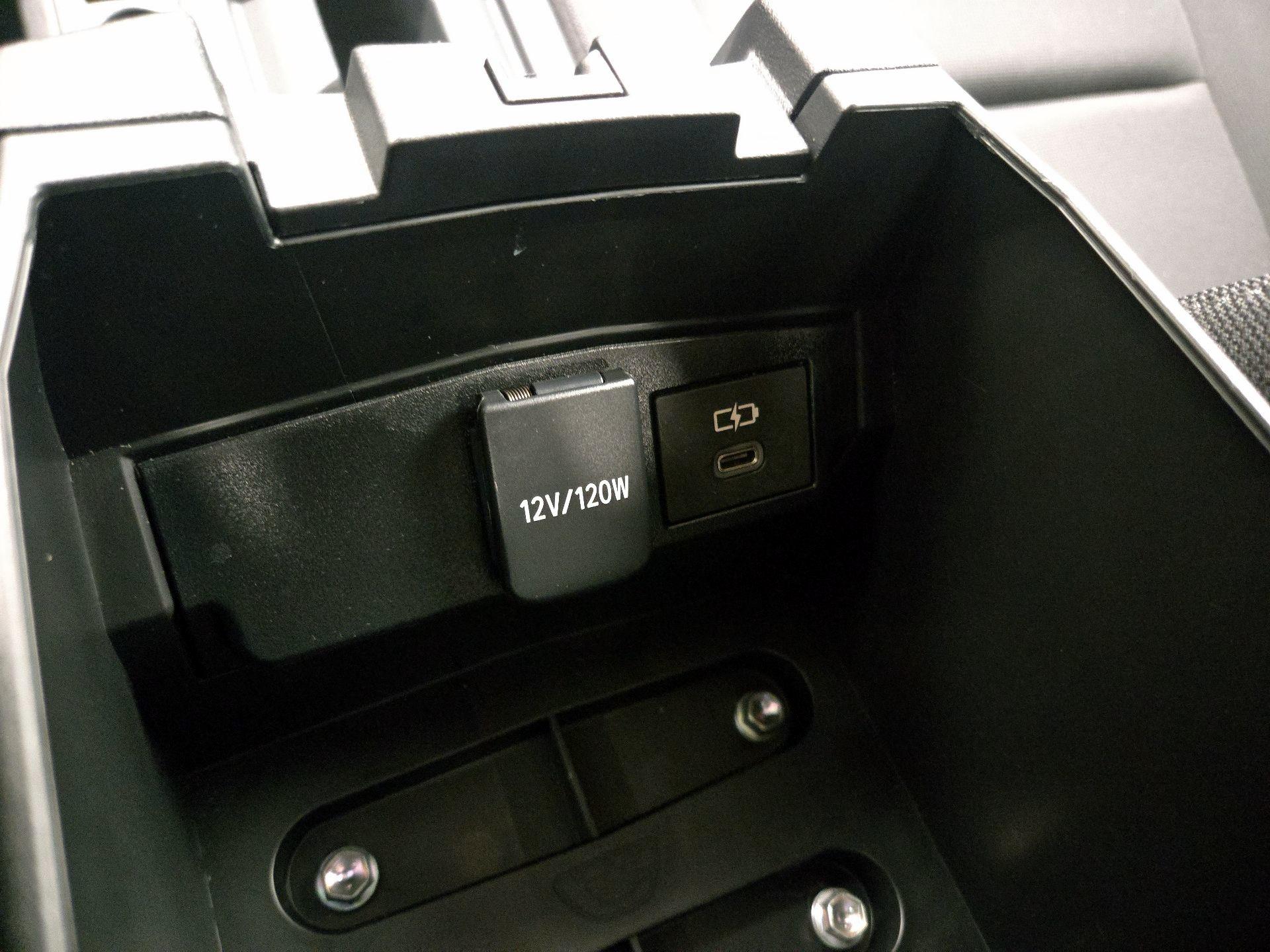 Thumbnail: 2023 Toyota Corolla - 18