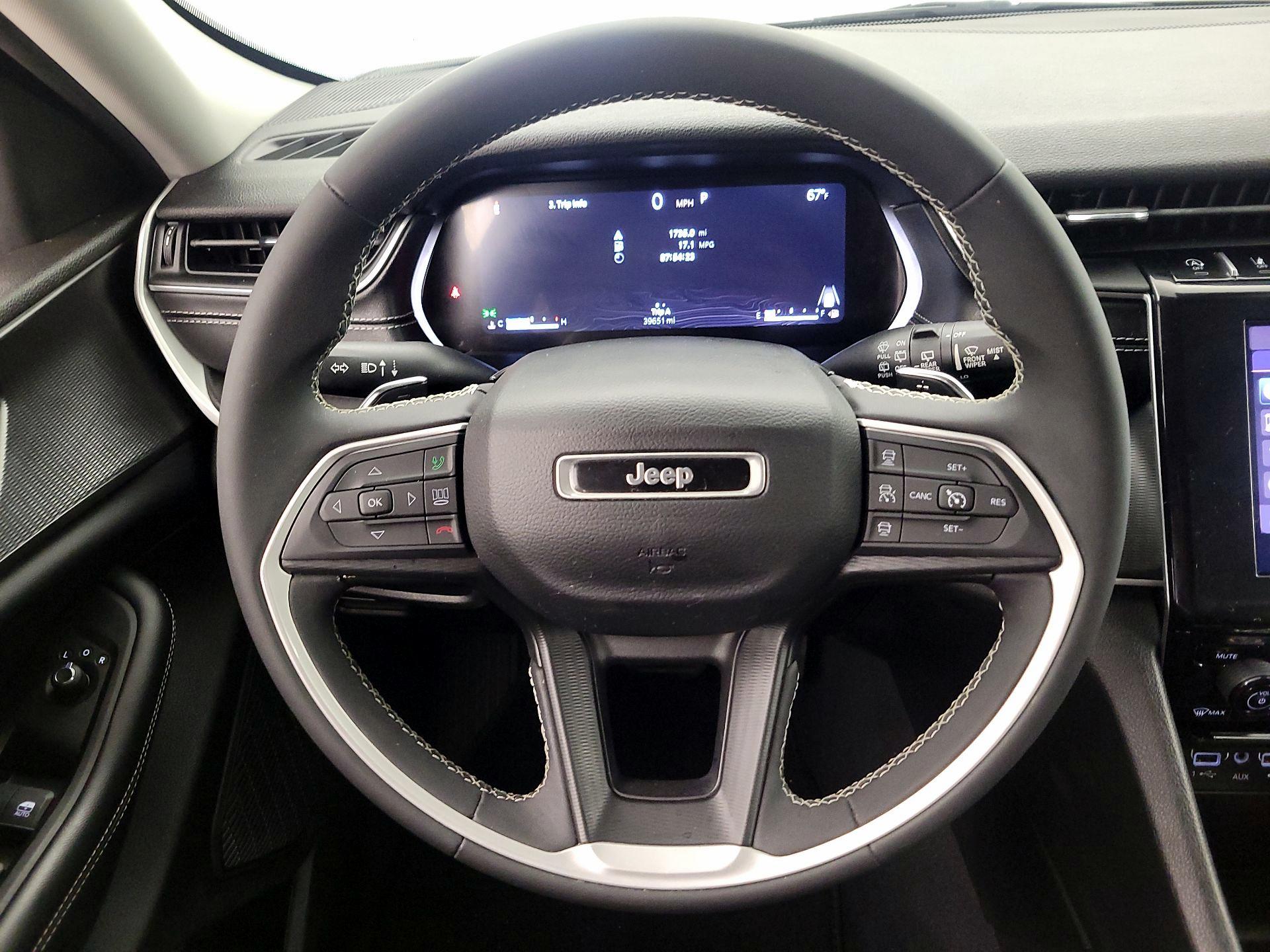 Thumbnail: 2023 Jeep Grand Cherokee - 10