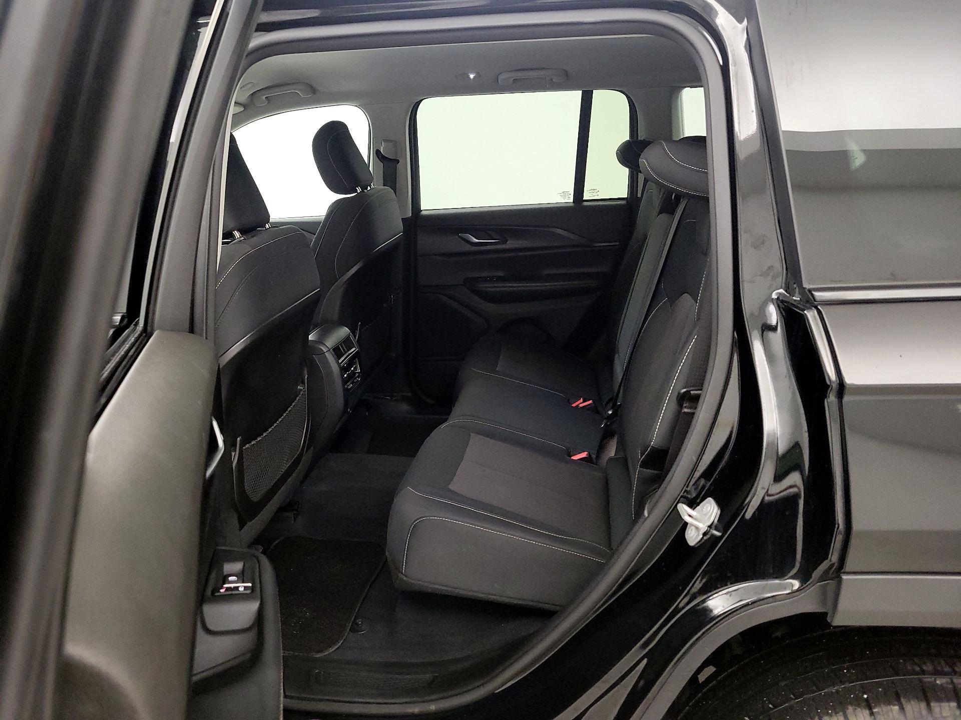 Thumbnail: 2023 Jeep Grand Cherokee - 19