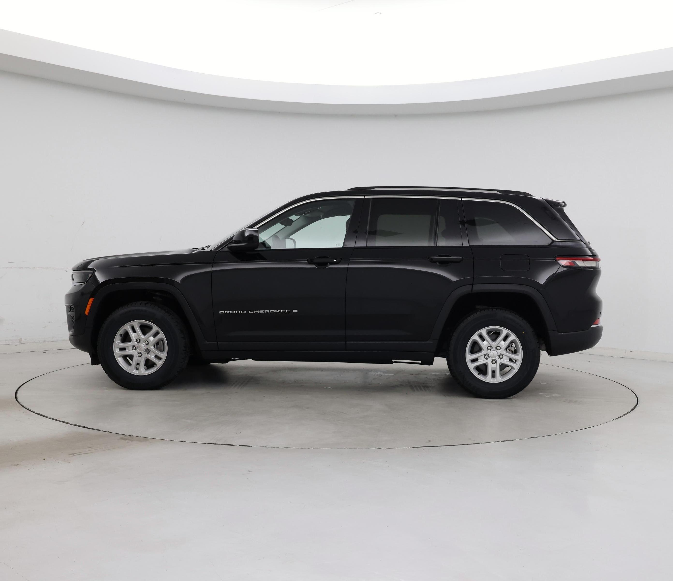 Thumbnail: 2023 Jeep Grand Cherokee - 3