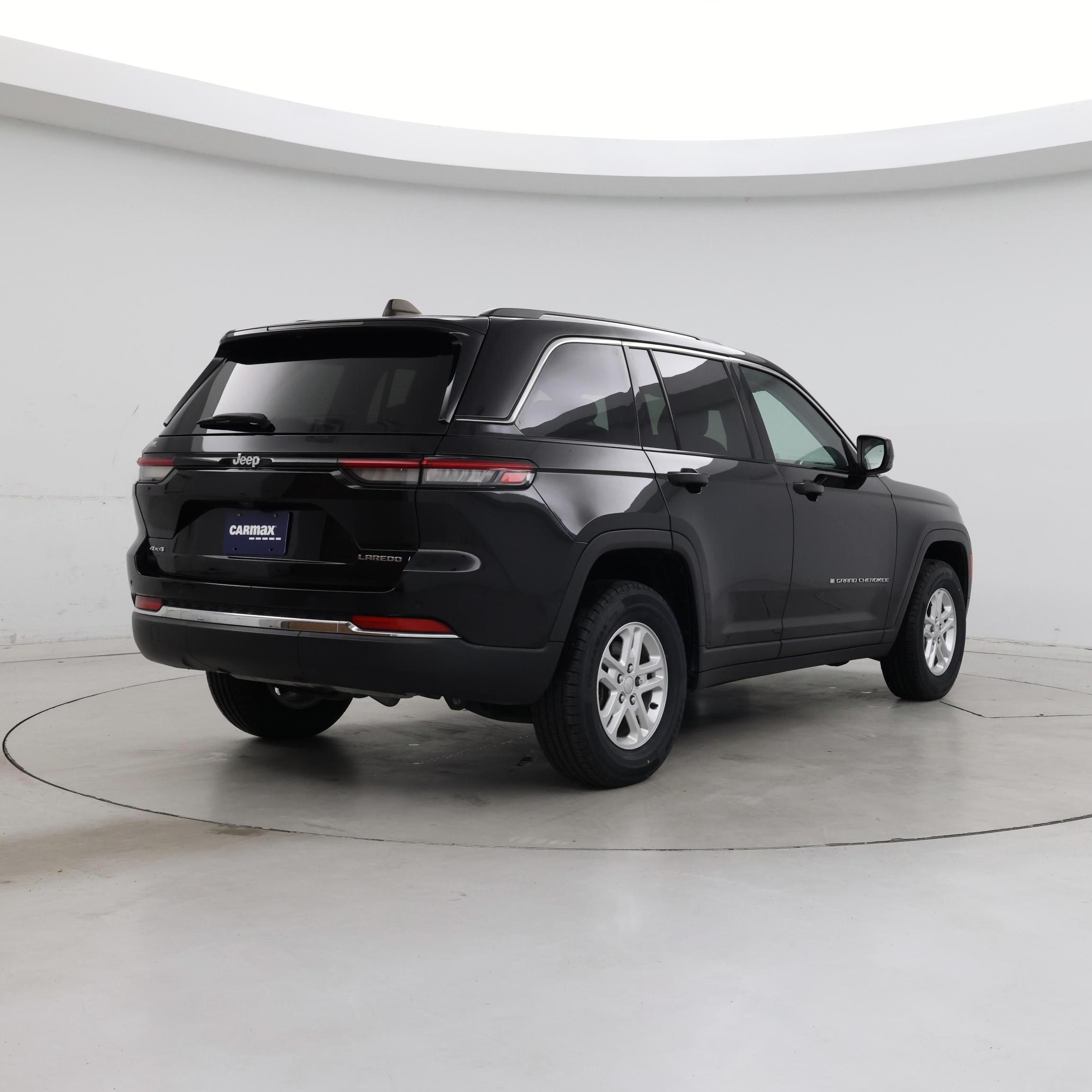 Thumbnail: 2023 Jeep Grand Cherokee - 8