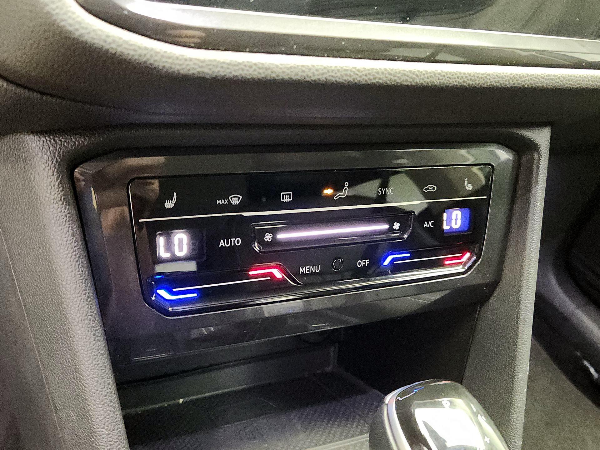 Thumbnail: 2024 Volkswagen Tiguan - 16