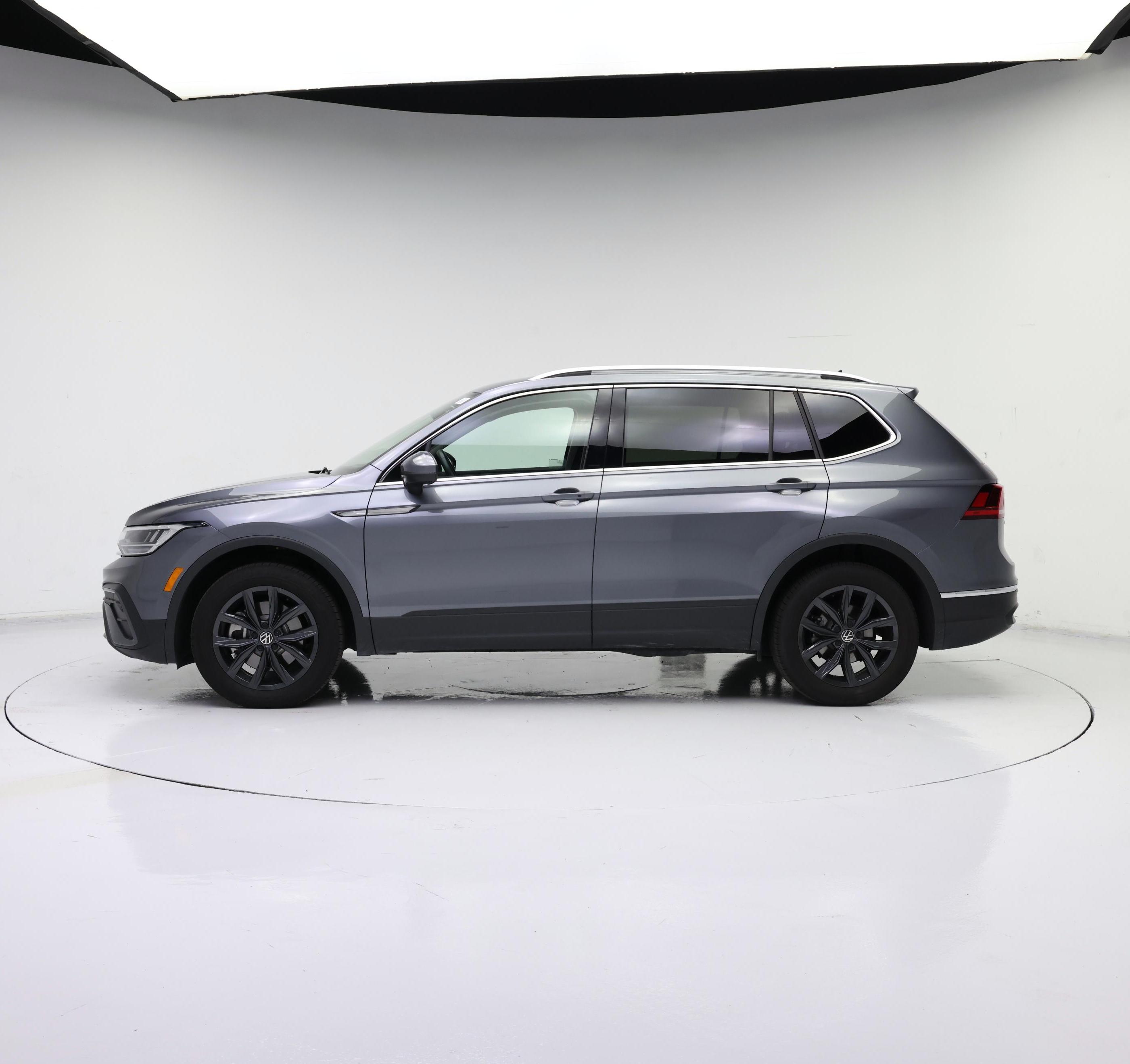 Thumbnail: 2024 Volkswagen Tiguan - 3