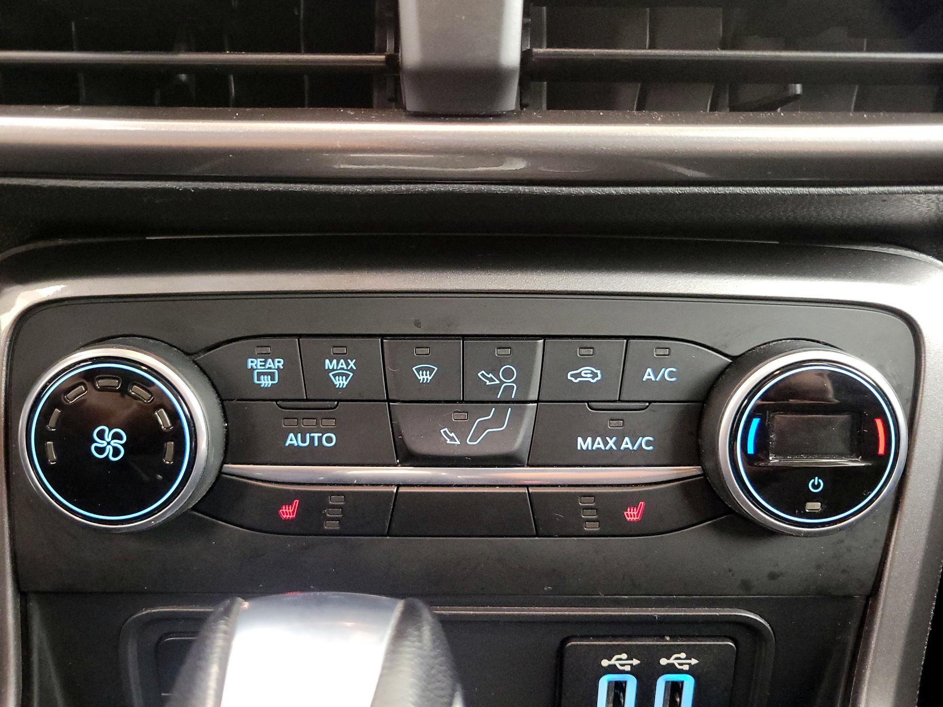 Thumbnail: 2021 Ford EcoSport - 16