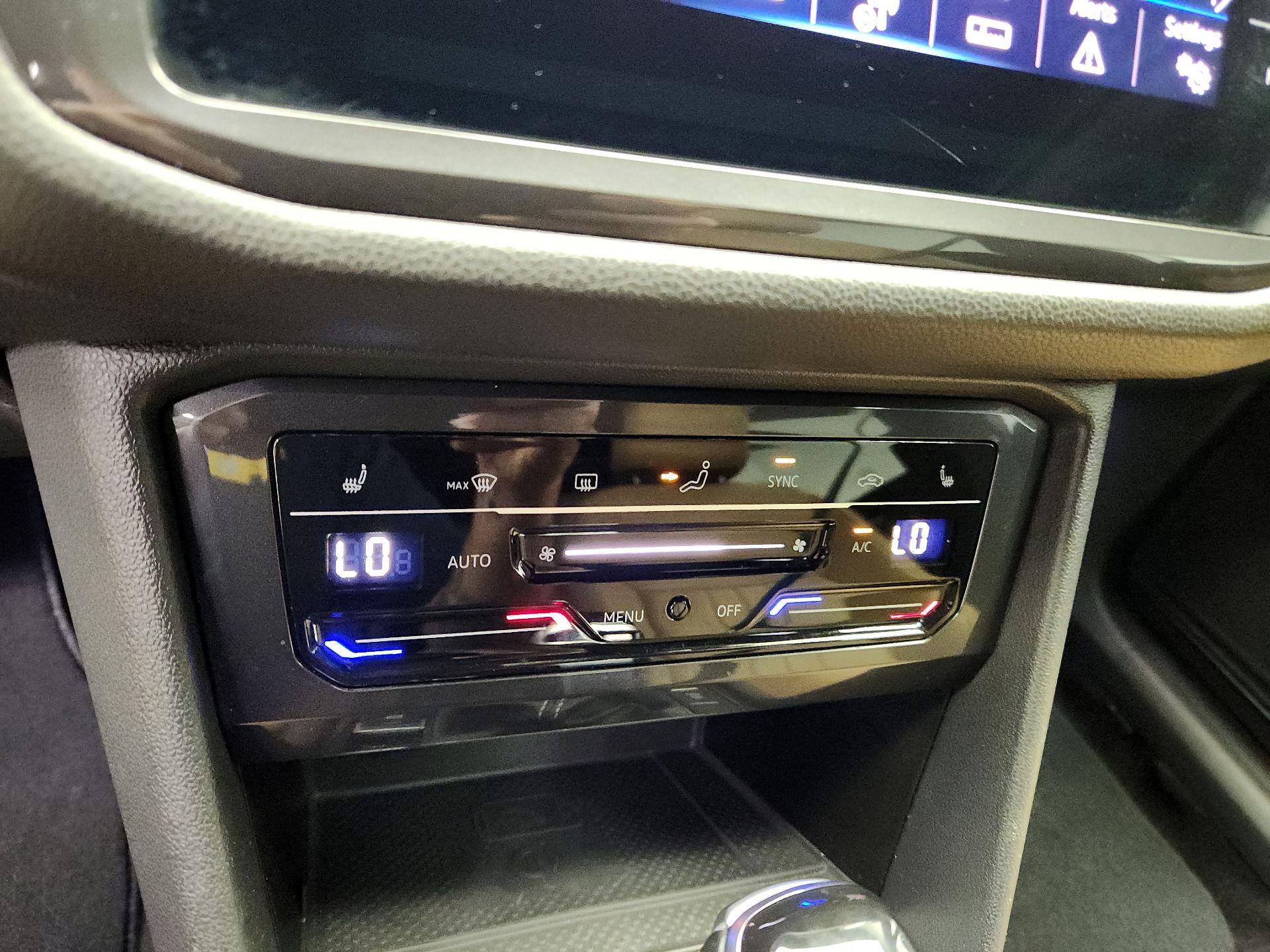 Thumbnail: 2024 Volkswagen Tiguan - 16