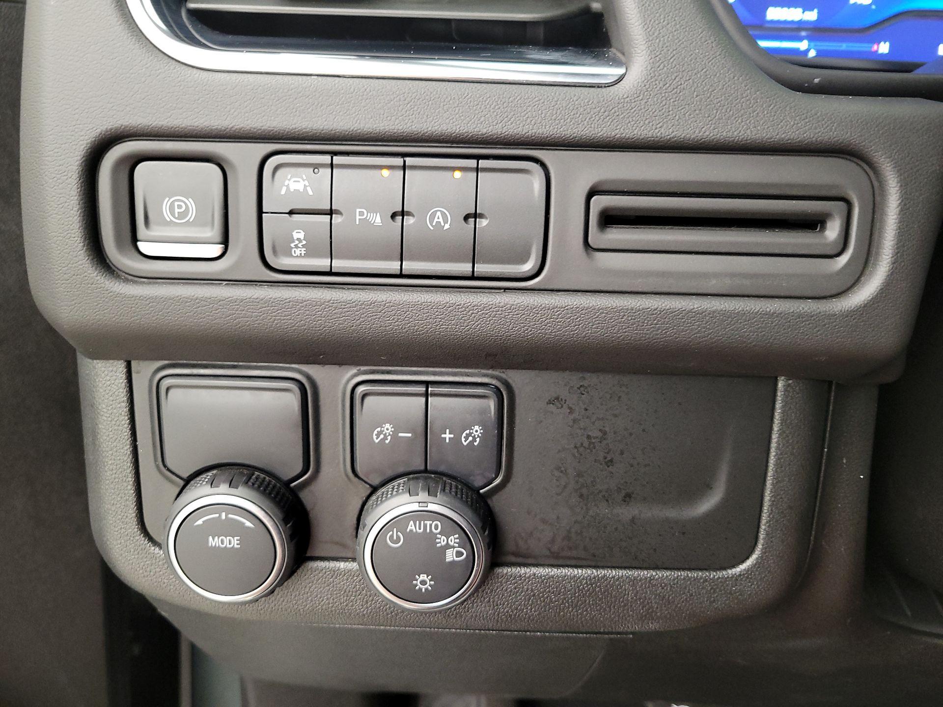 Thumbnail: 2023 Chevrolet Suburban - 13