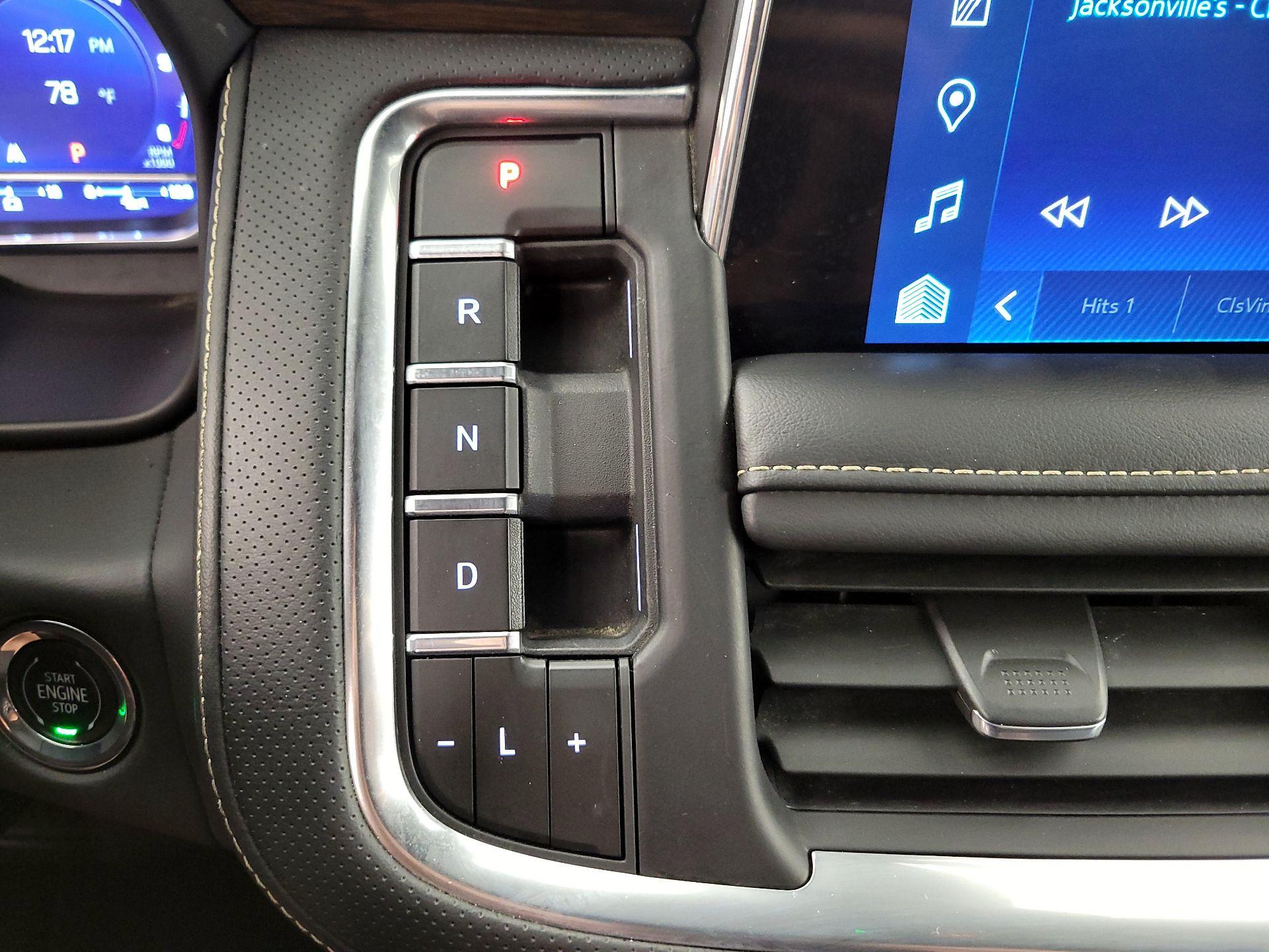 Thumbnail: 2023 Chevrolet Suburban - 17