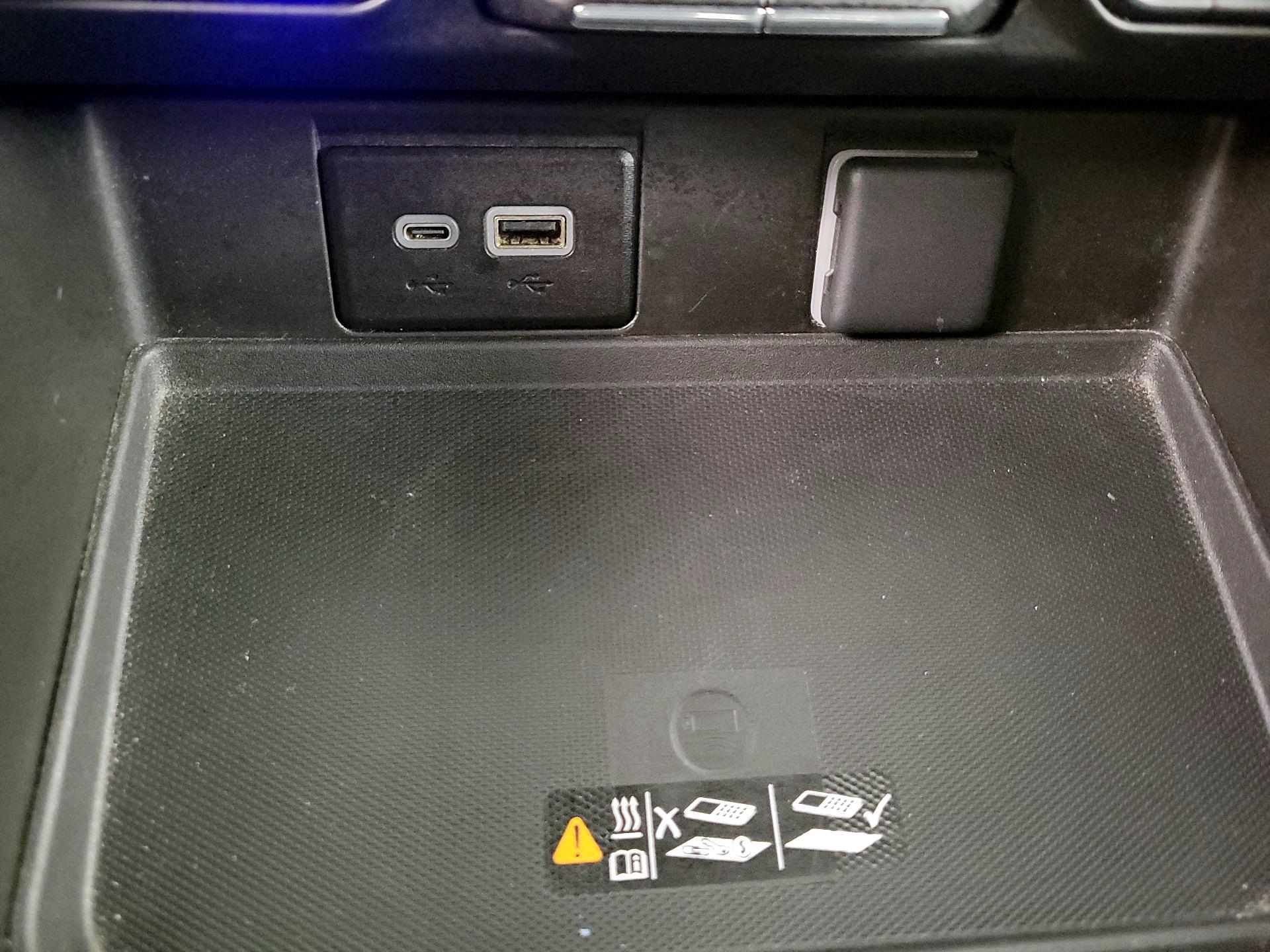 Thumbnail: 2023 Chevrolet Suburban - 18