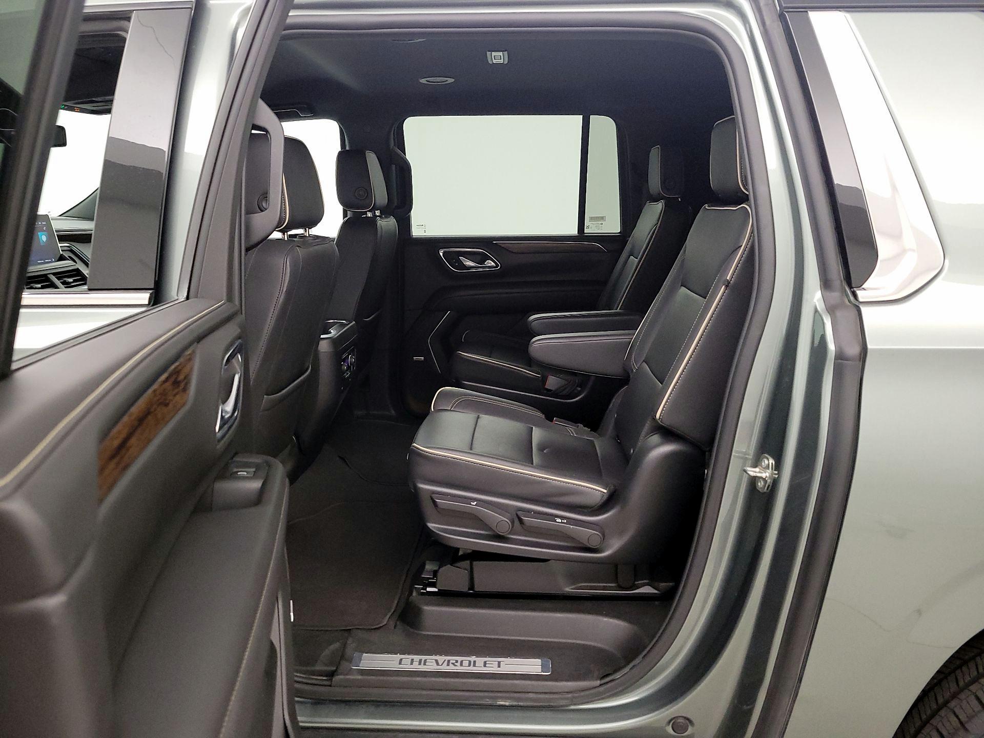 Thumbnail: 2023 Chevrolet Suburban - 19