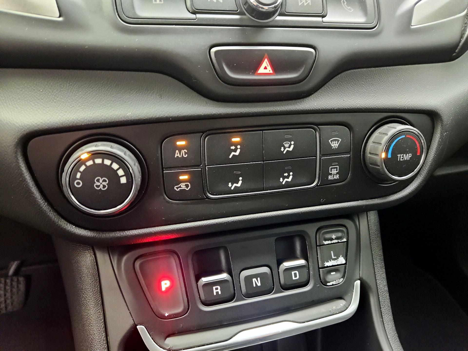 Thumbnail: 2020 GMC Terrain - 16