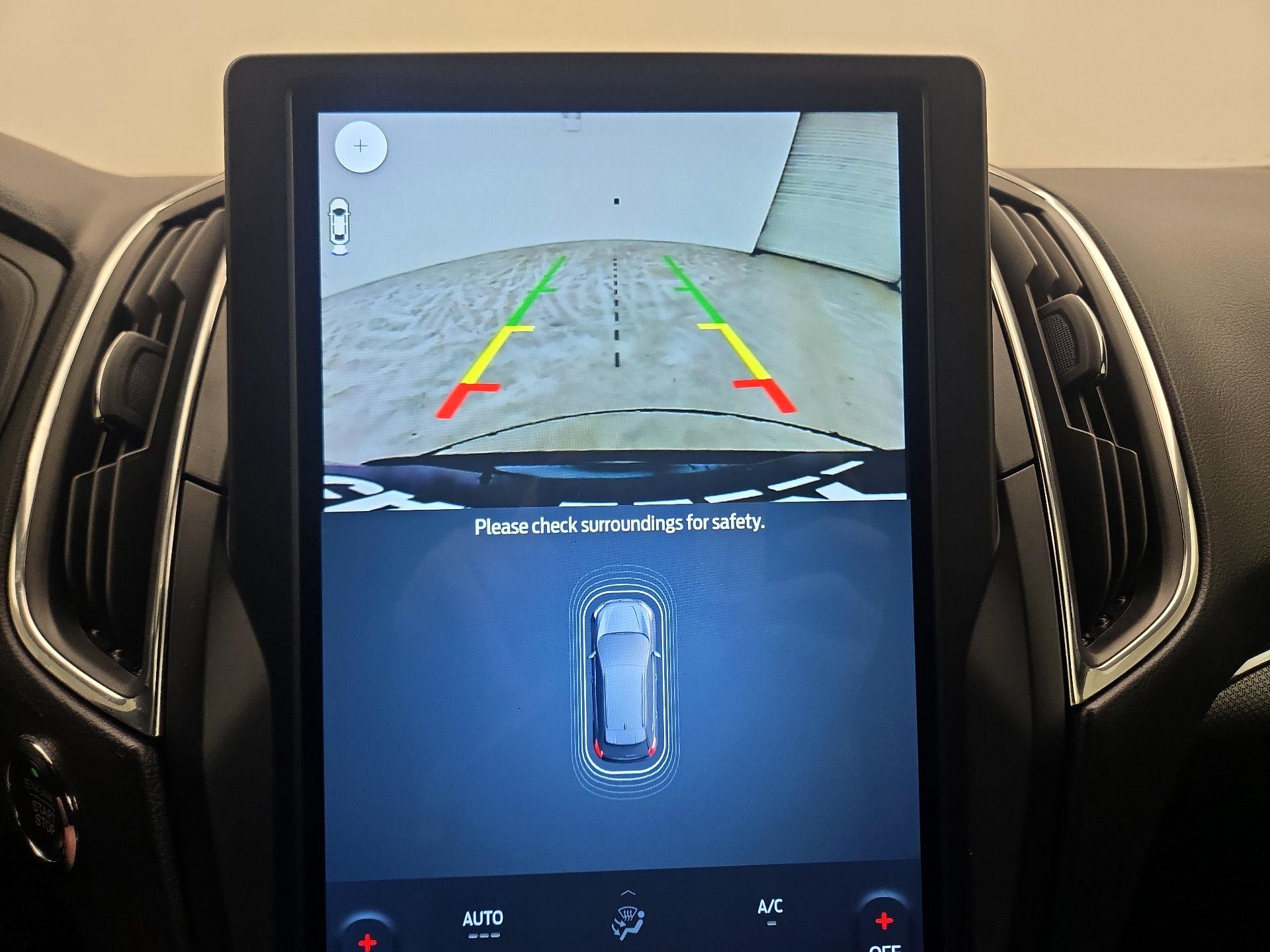 Thumbnail: 2022 Ford Edge - 15