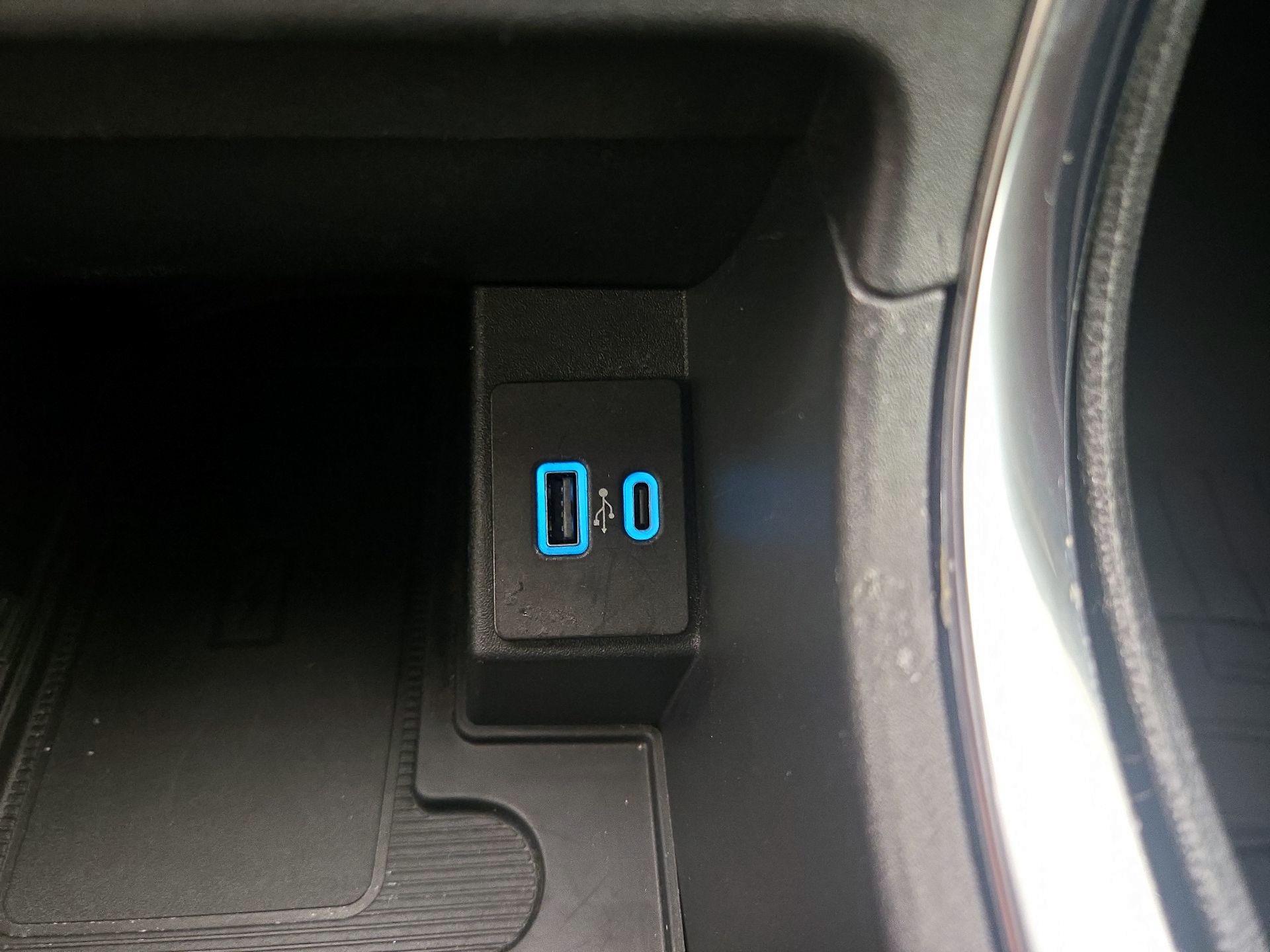 Thumbnail: 2022 Ford Edge - 19