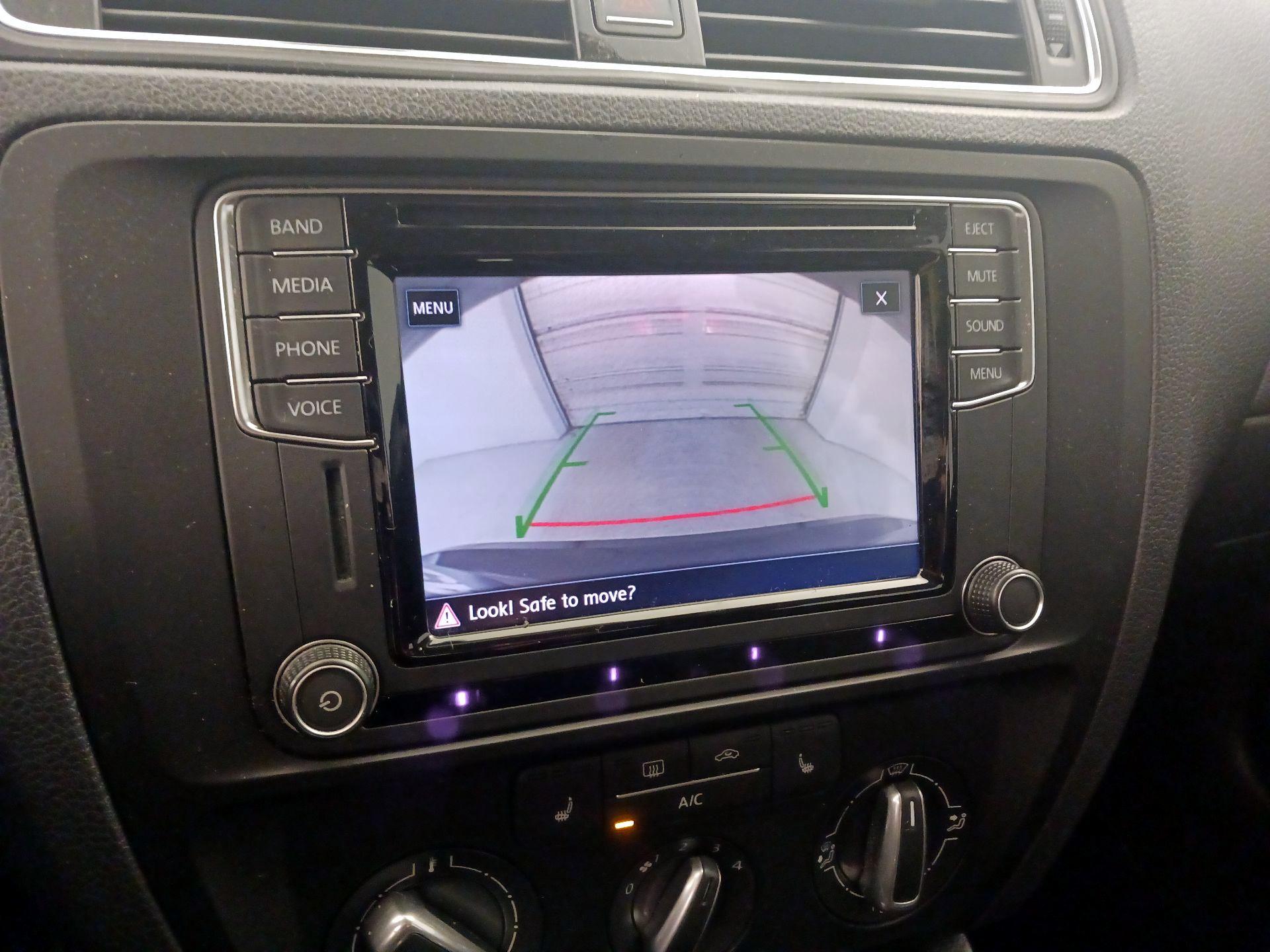 Thumbnail: 2017 Volkswagen Jetta - 14