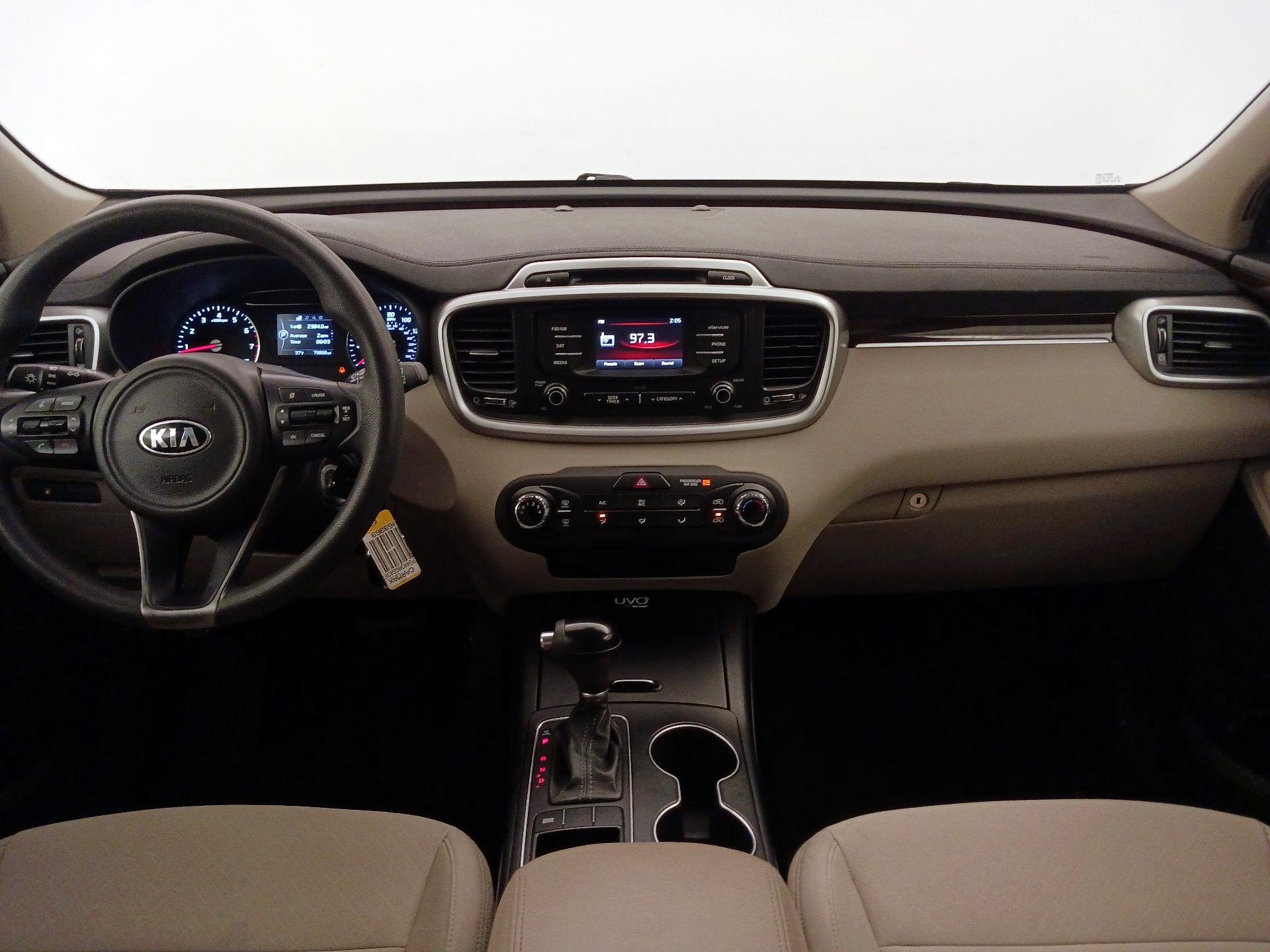 Thumbnail: 2016 Kia Sorento - 9