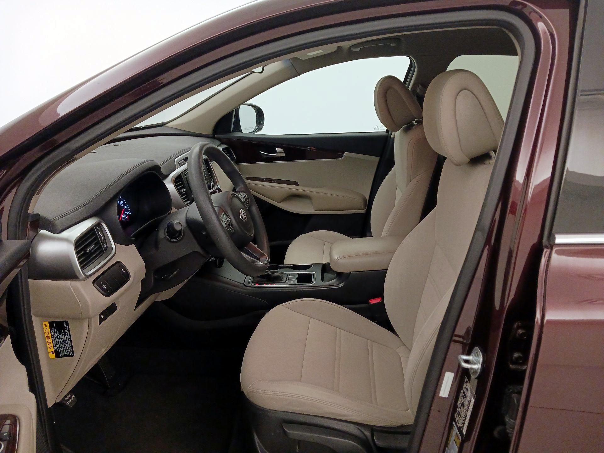 Thumbnail: 2016 Kia Sorento - 11