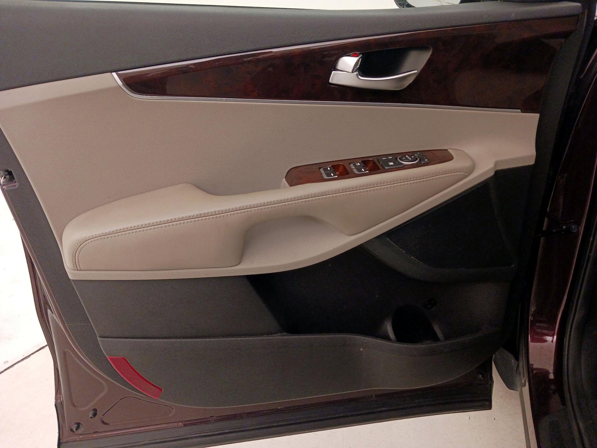 Thumbnail: 2016 Kia Sorento - 12