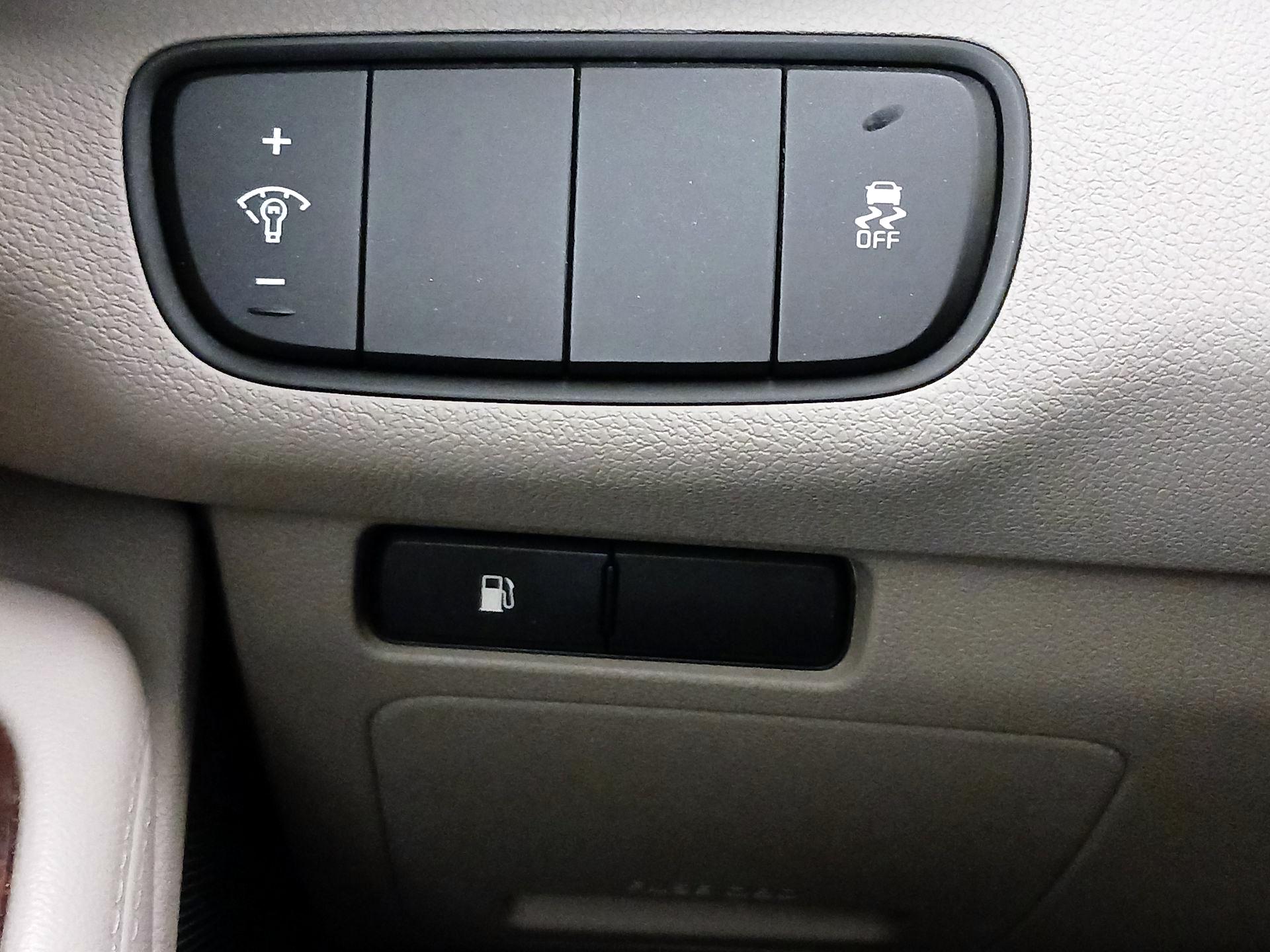 Thumbnail: 2016 Kia Sorento - 13