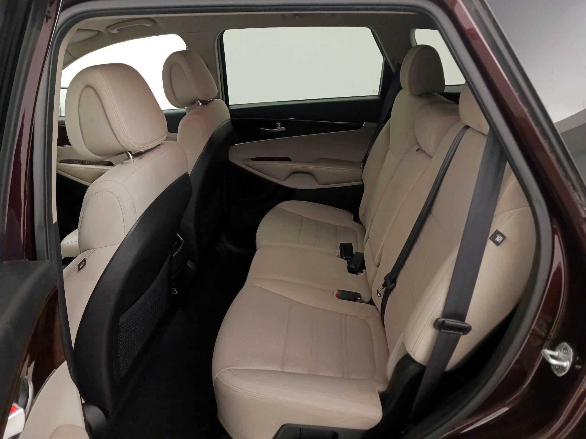 Thumbnail: 2016 Kia Sorento - 19